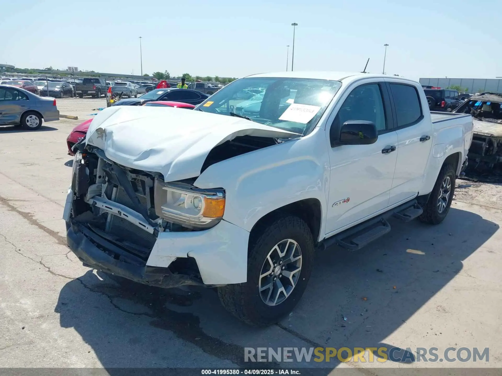 2 Photograph of a damaged car 1GTG6FEN3M1178957 GMC CANYON 2021