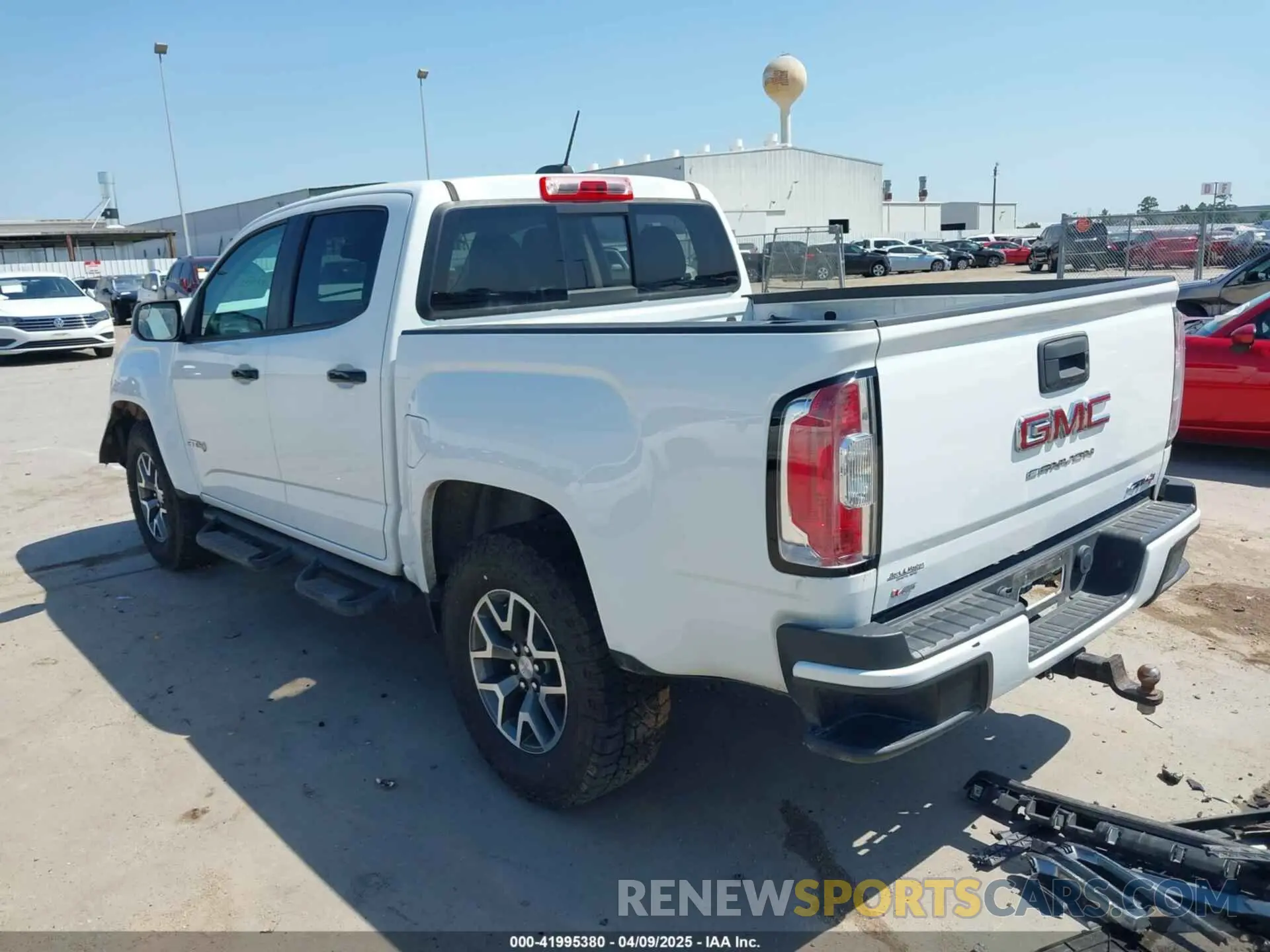 3 Photograph of a damaged car 1GTG6FEN3M1178957 GMC CANYON 2021