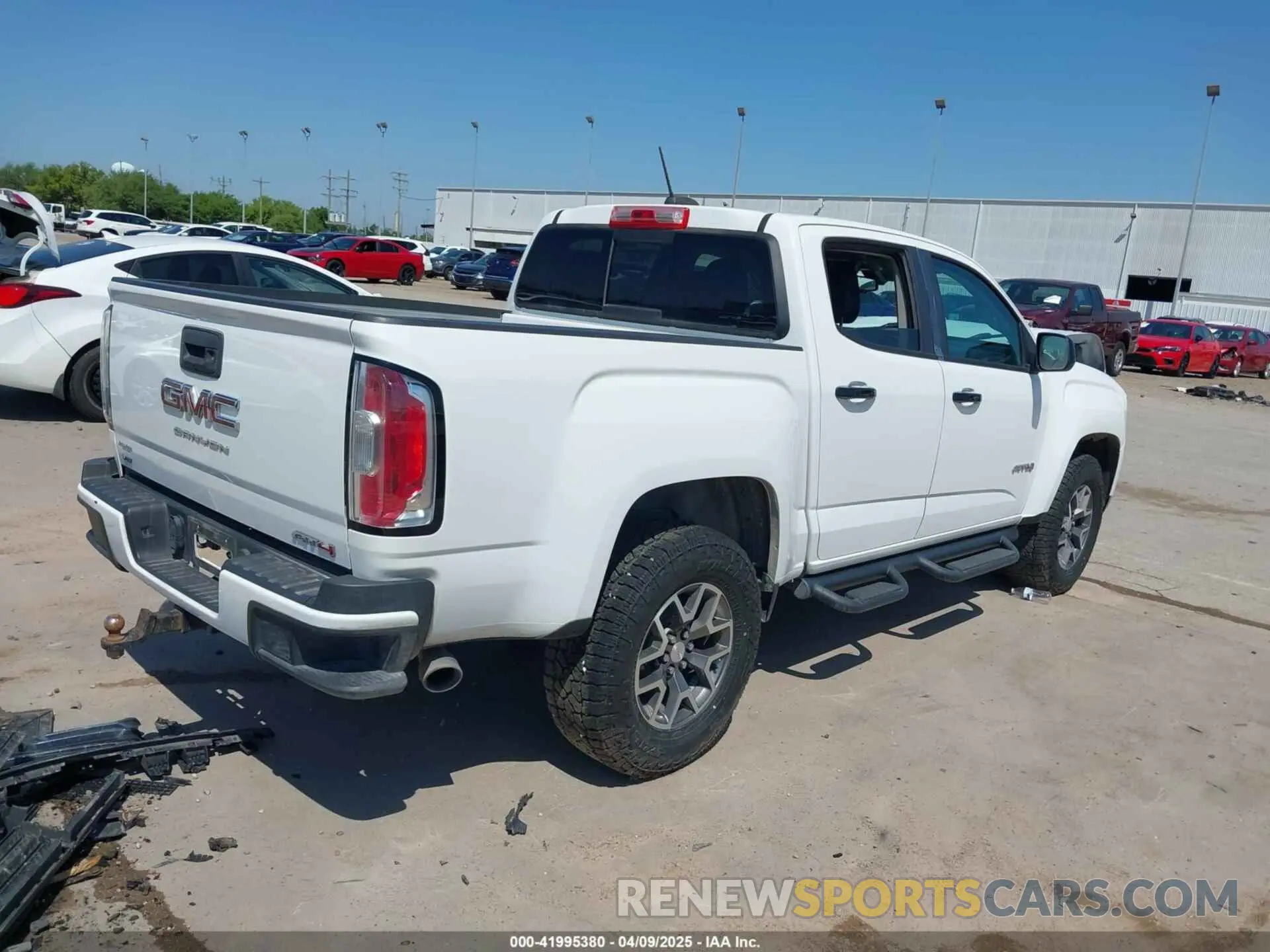 4 Photograph of a damaged car 1GTG6FEN3M1178957 GMC CANYON 2021