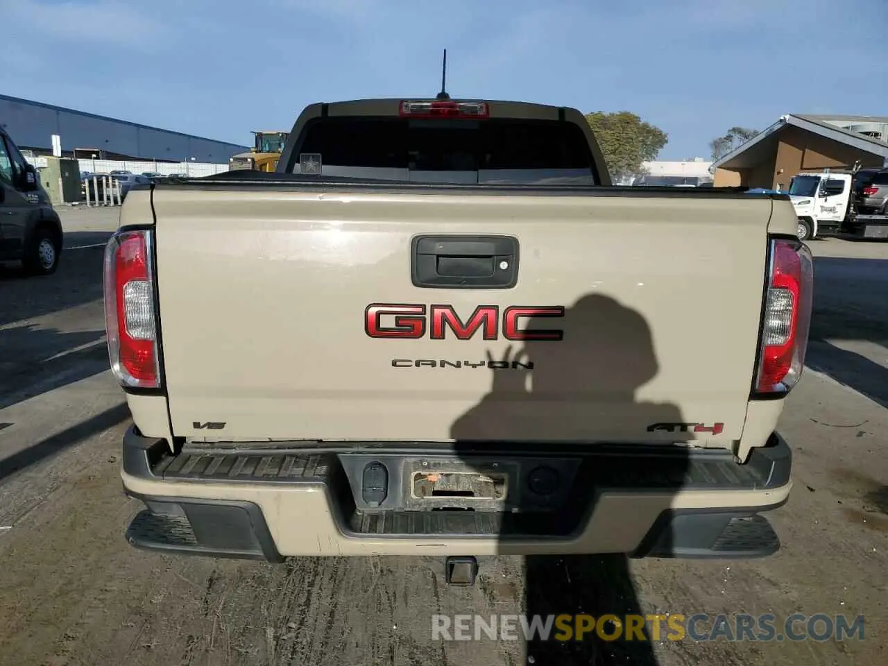 6 Photograph of a damaged car 1GTG6FEN3M1196116 GMC CANYON 2021