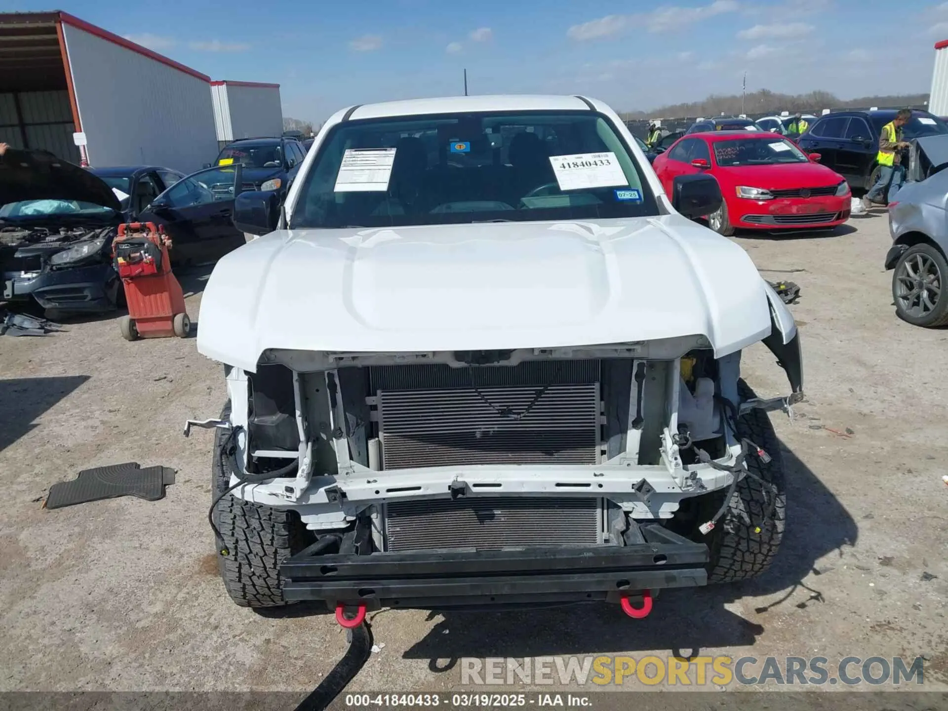 13 Photograph of a damaged car 1GTG6FEN4M1284091 GMC CANYON 2021