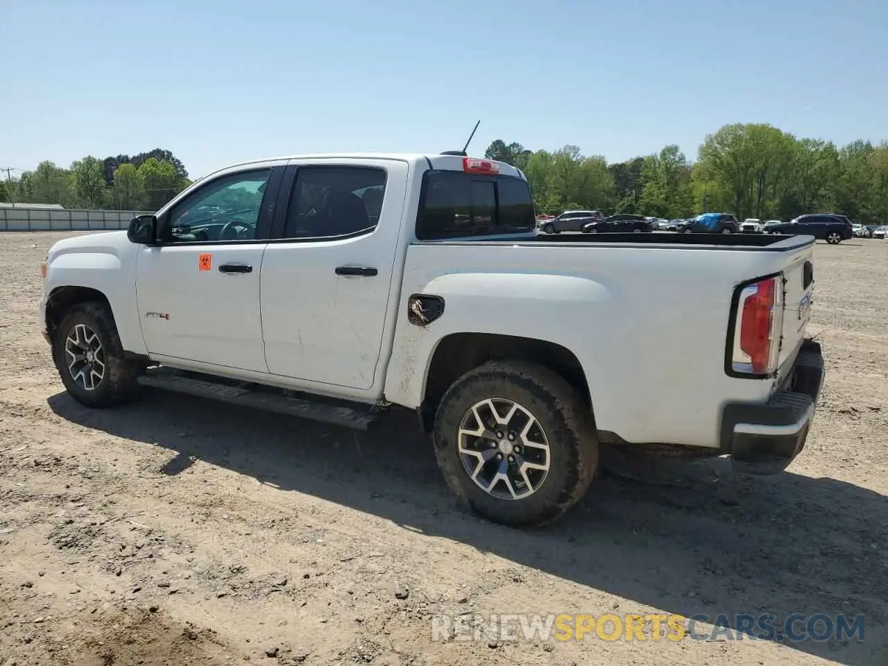 2 Photograph of a damaged car 1GTG6FEN5M1118081 GMC CANYON 2021