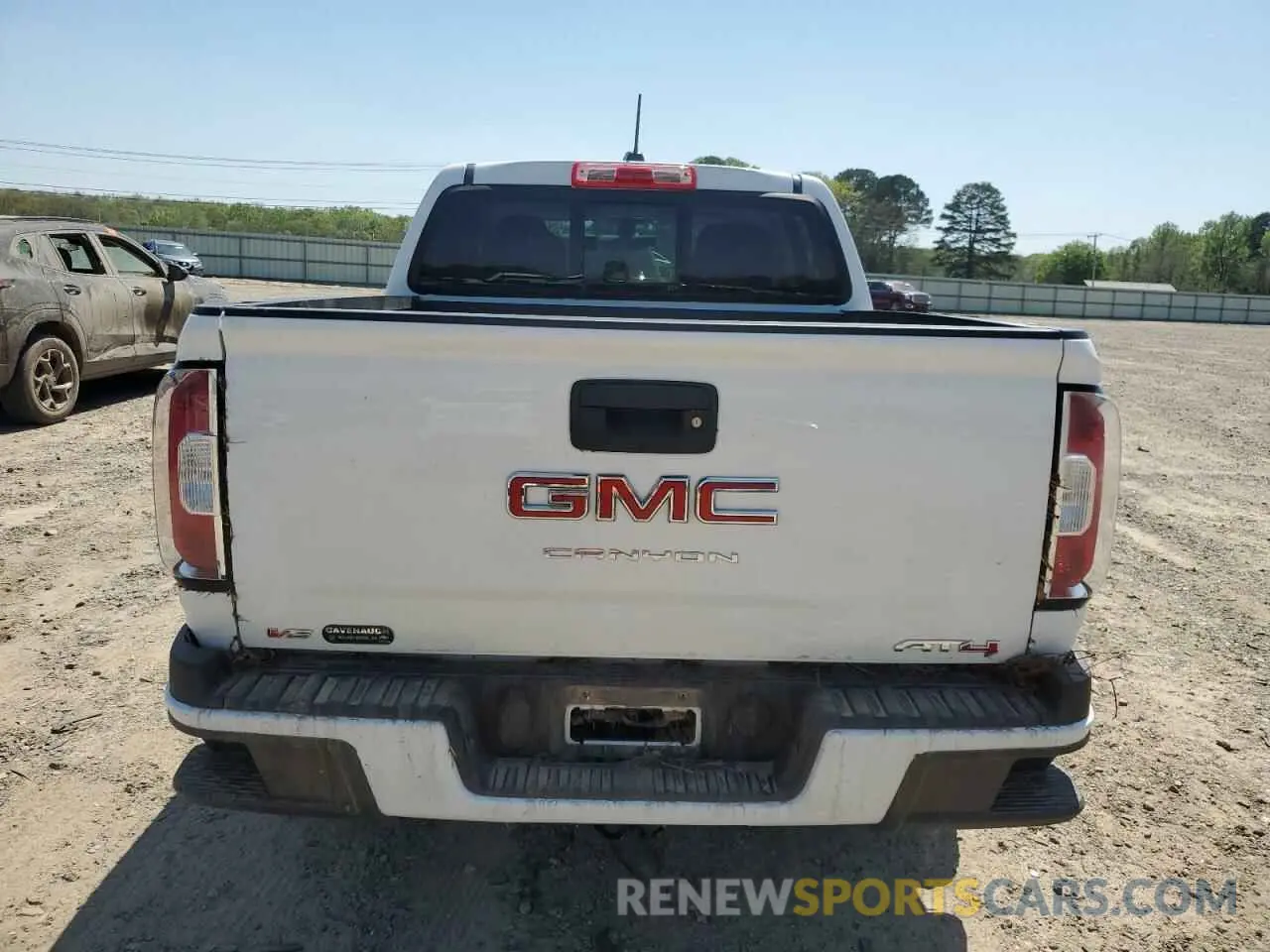 6 Photograph of a damaged car 1GTG6FEN5M1118081 GMC CANYON 2021