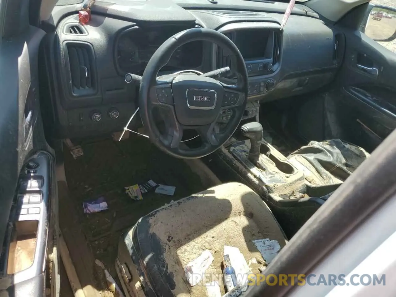 8 Photograph of a damaged car 1GTG6FEN5M1118081 GMC CANYON 2021