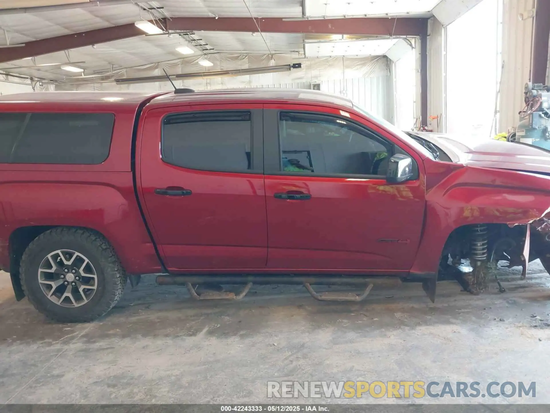 13 Photograph of a damaged car 1GTG6FEN7M1160316 GMC CANYON 2021