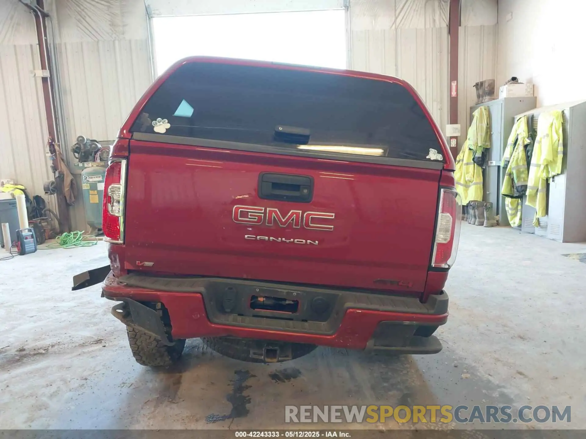 16 Photograph of a damaged car 1GTG6FEN7M1160316 GMC CANYON 2021