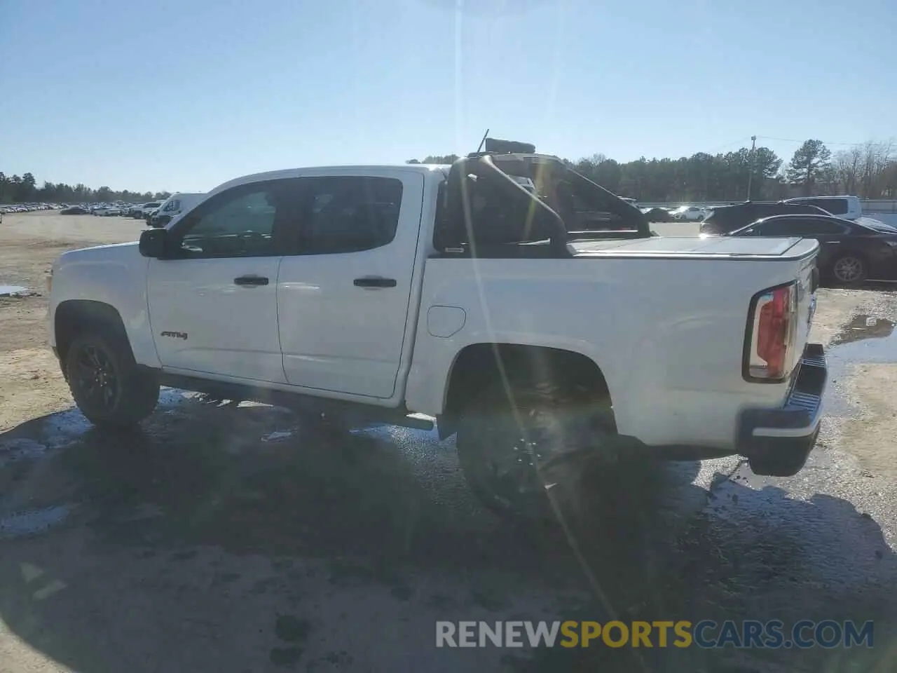 2 Photograph of a damaged car 1GTG6FEN7M1286272 GMC CANYON 2021