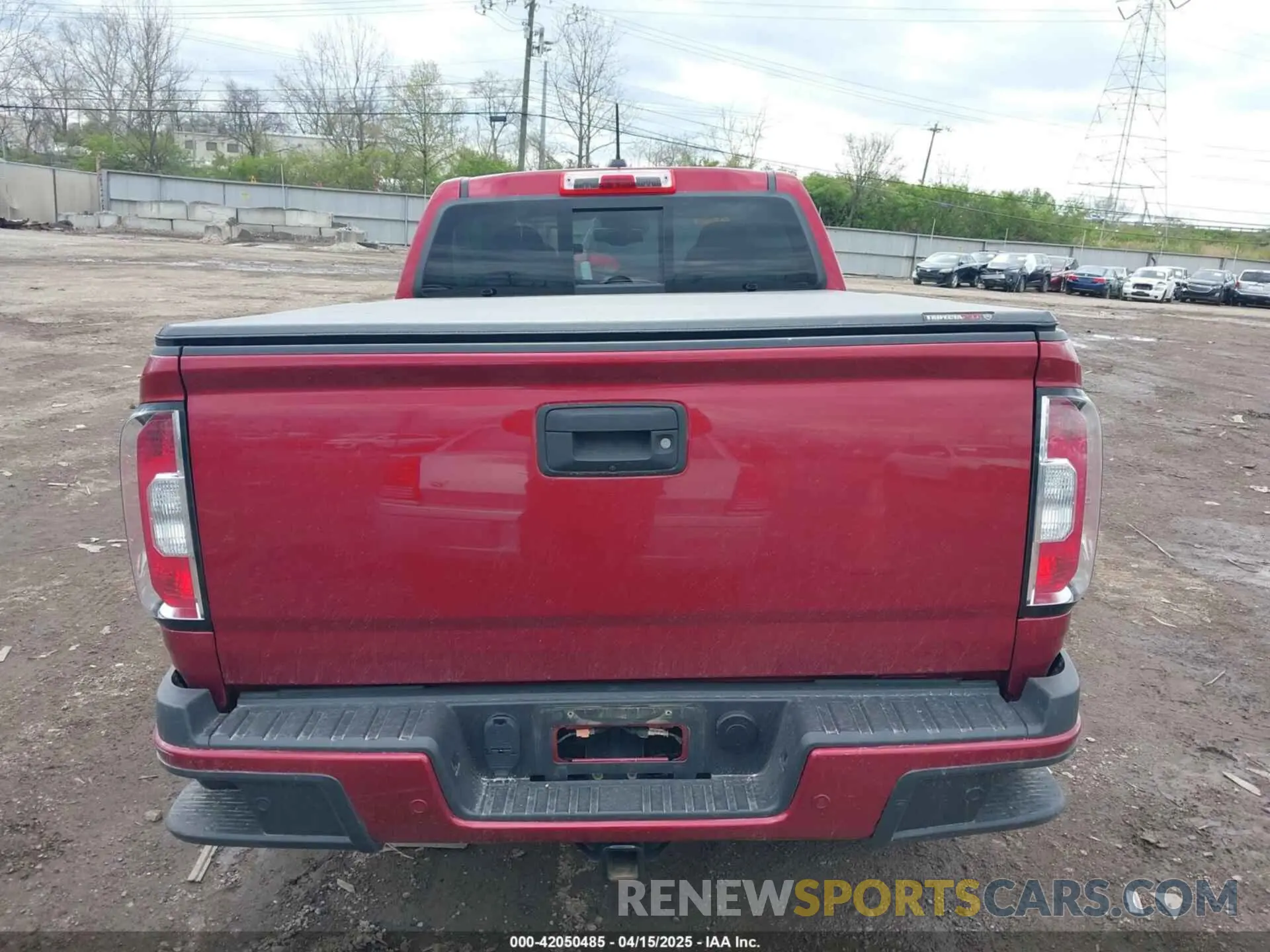 15 Photograph of a damaged car 1GTG6FEN8M1245858 GMC CANYON 2021