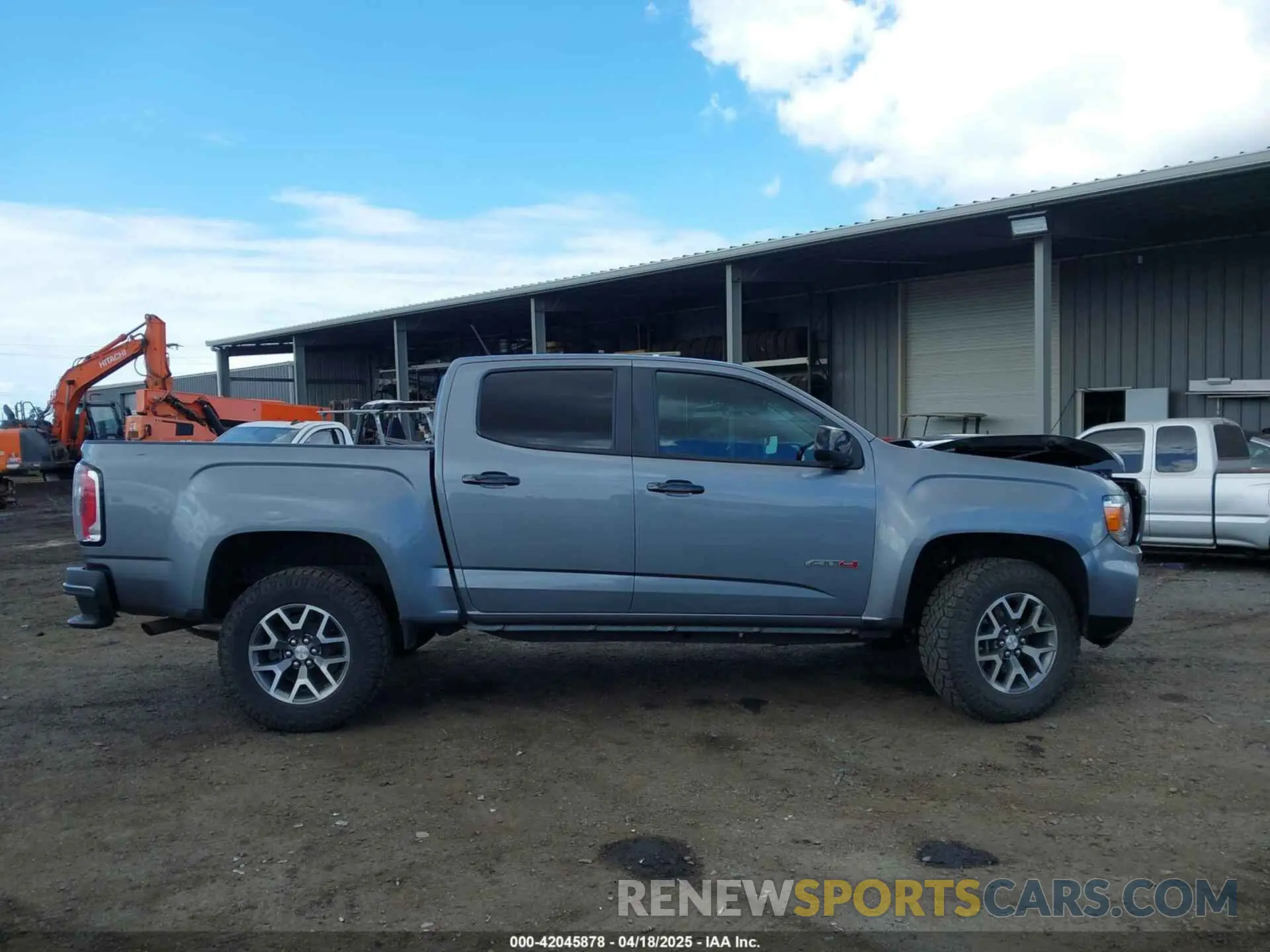 13 Photograph of a damaged car 1GTG6FEN8M1275345 GMC CANYON 2021