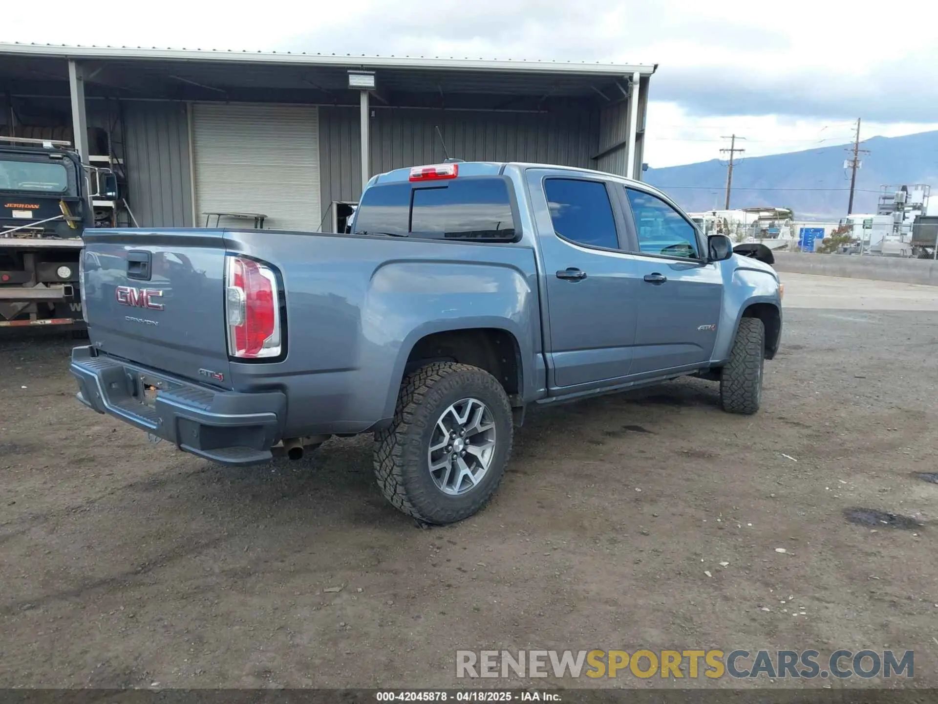 4 Photograph of a damaged car 1GTG6FEN8M1275345 GMC CANYON 2021