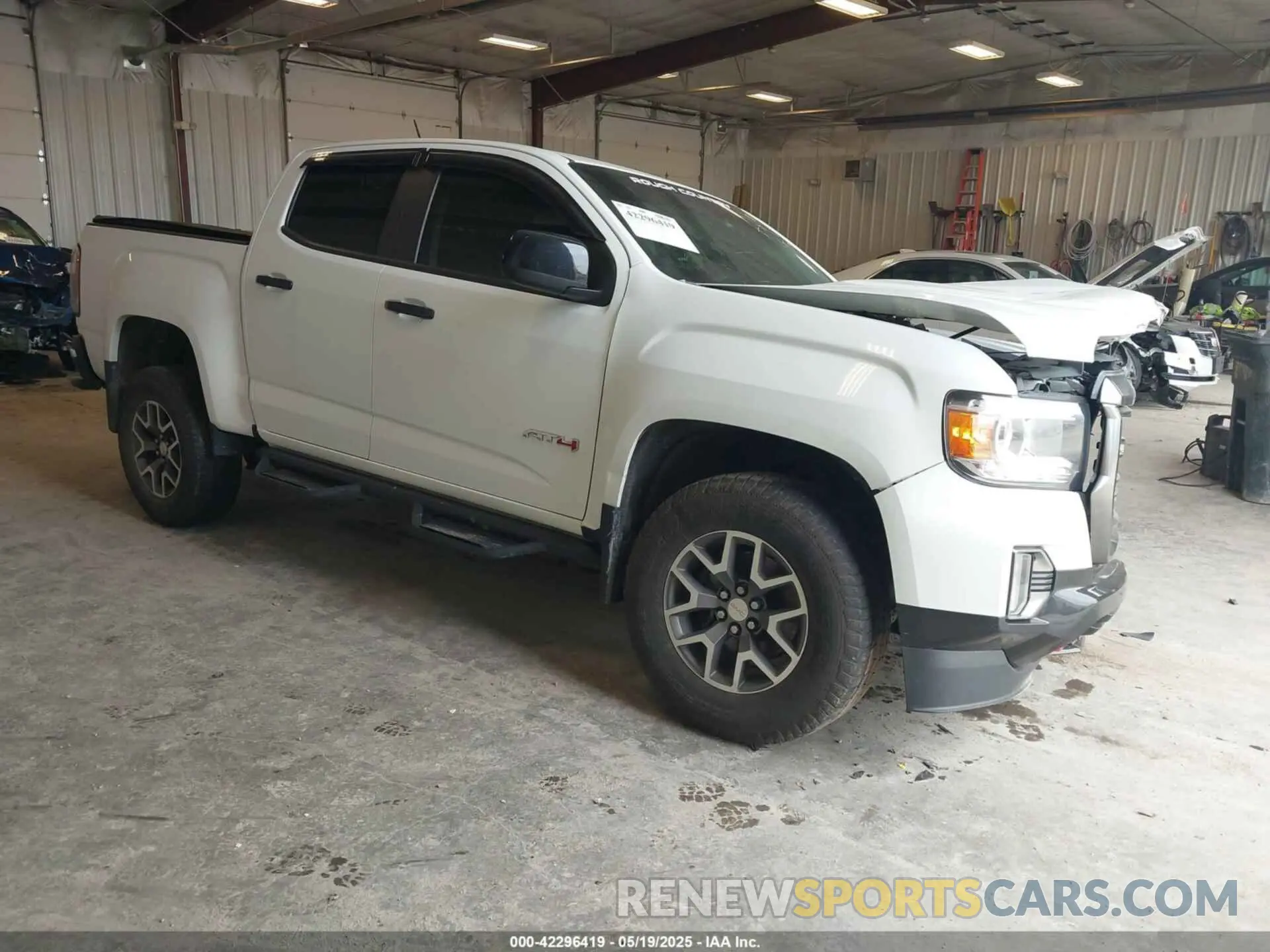 1 Photograph of a damaged car 1GTG6FEN9M1117712 GMC CANYON 2021