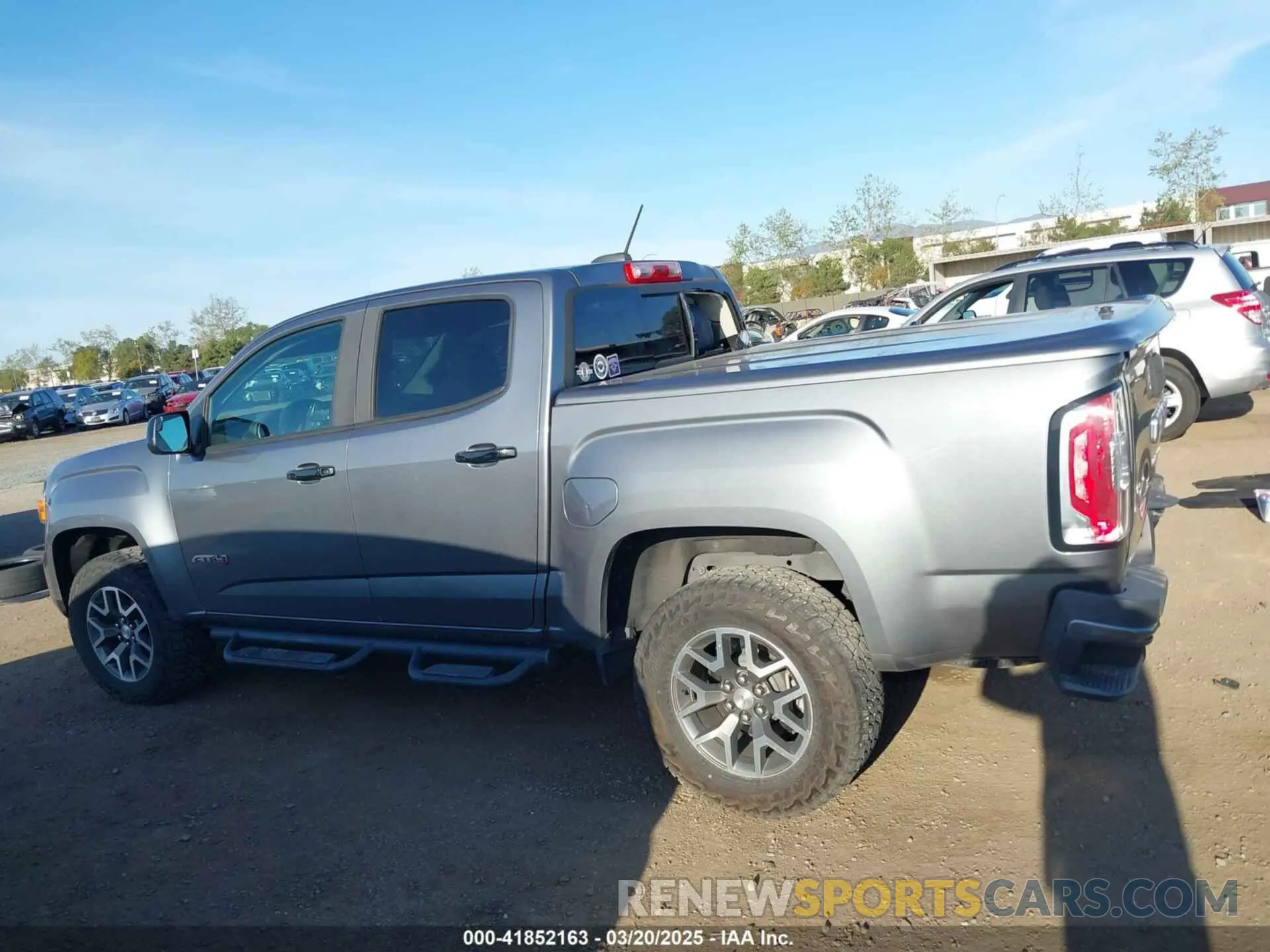 14 Photograph of a damaged car 1GTG6FEN9M1123638 GMC CANYON 2021