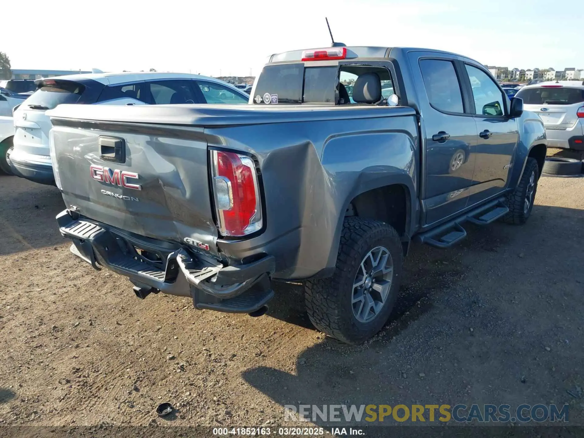 4 Photograph of a damaged car 1GTG6FEN9M1123638 GMC CANYON 2021