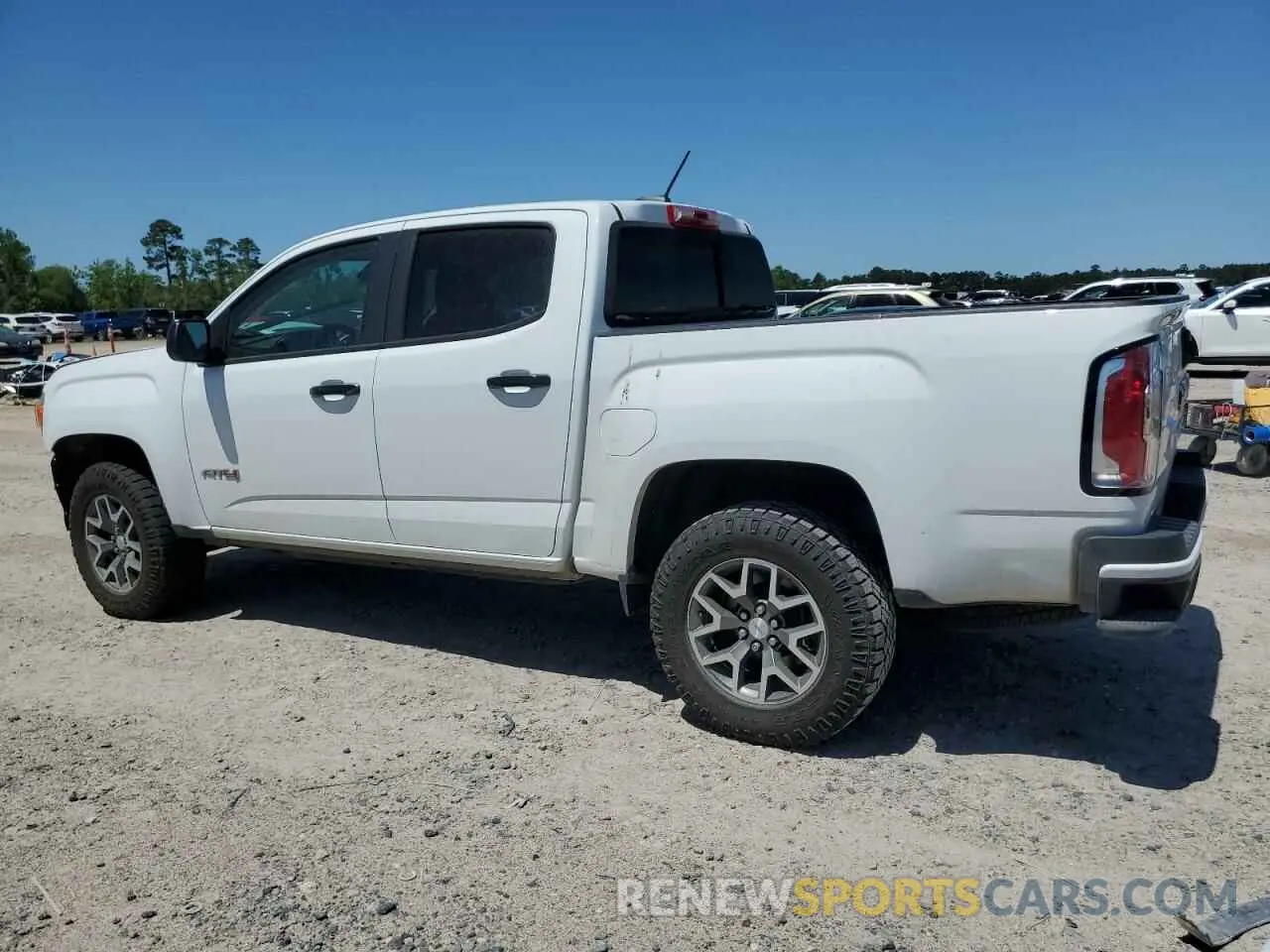 2 Photograph of a damaged car 1GTG6FENXM1158530 GMC CANYON 2021