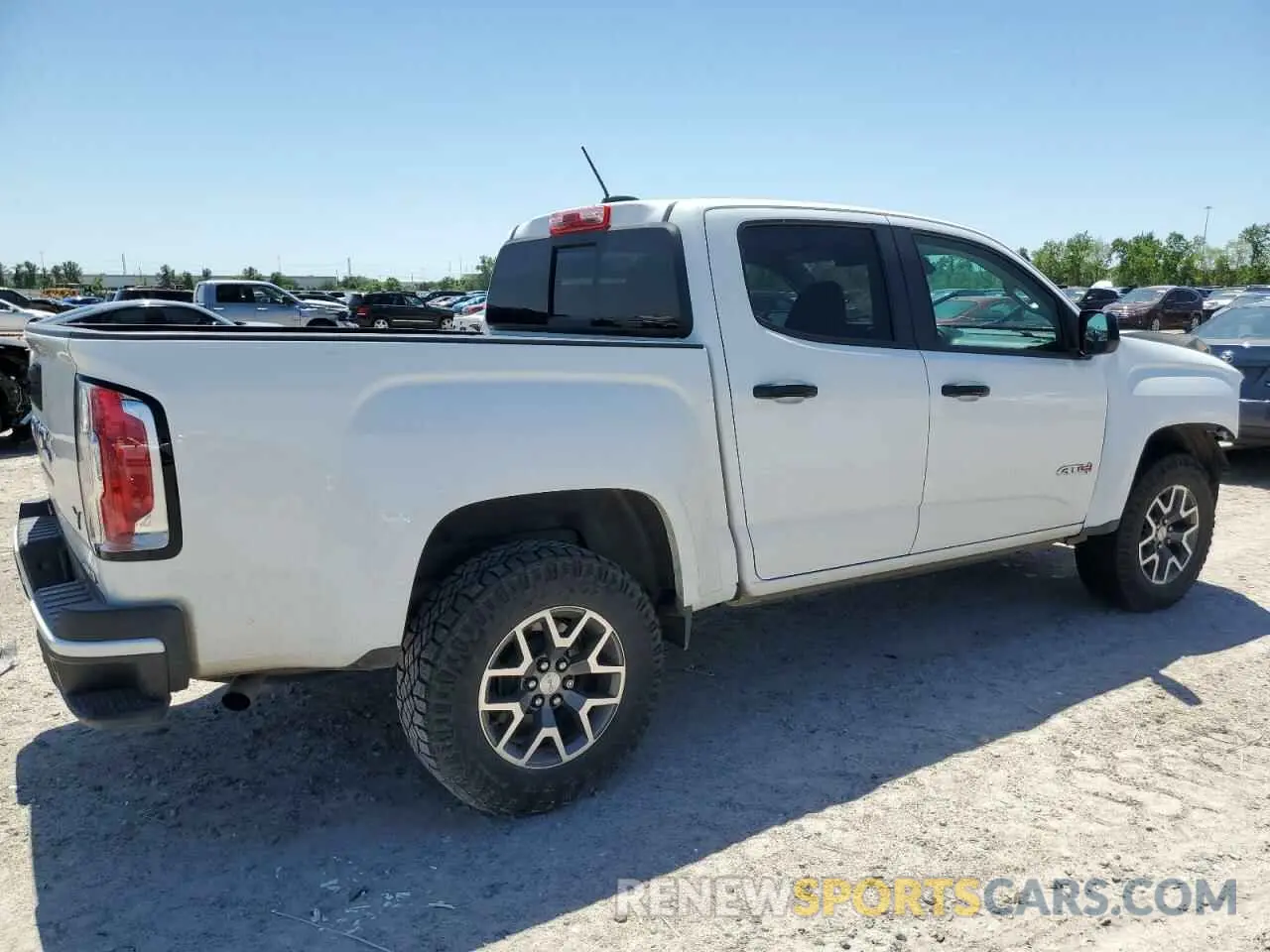 3 Photograph of a damaged car 1GTG6FENXM1158530 GMC CANYON 2021