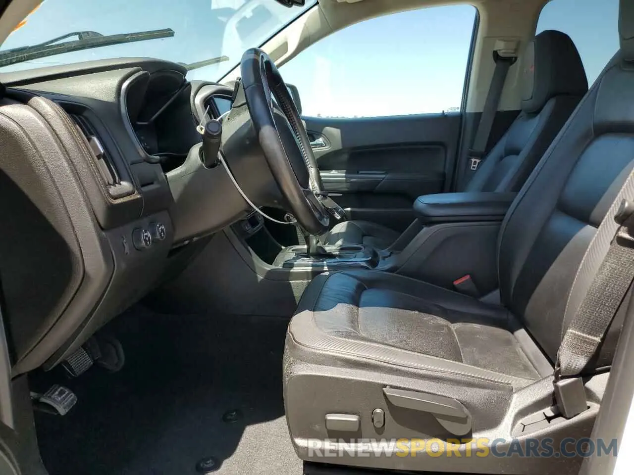 7 Photograph of a damaged car 1GTG6FENXM1158530 GMC CANYON 2021