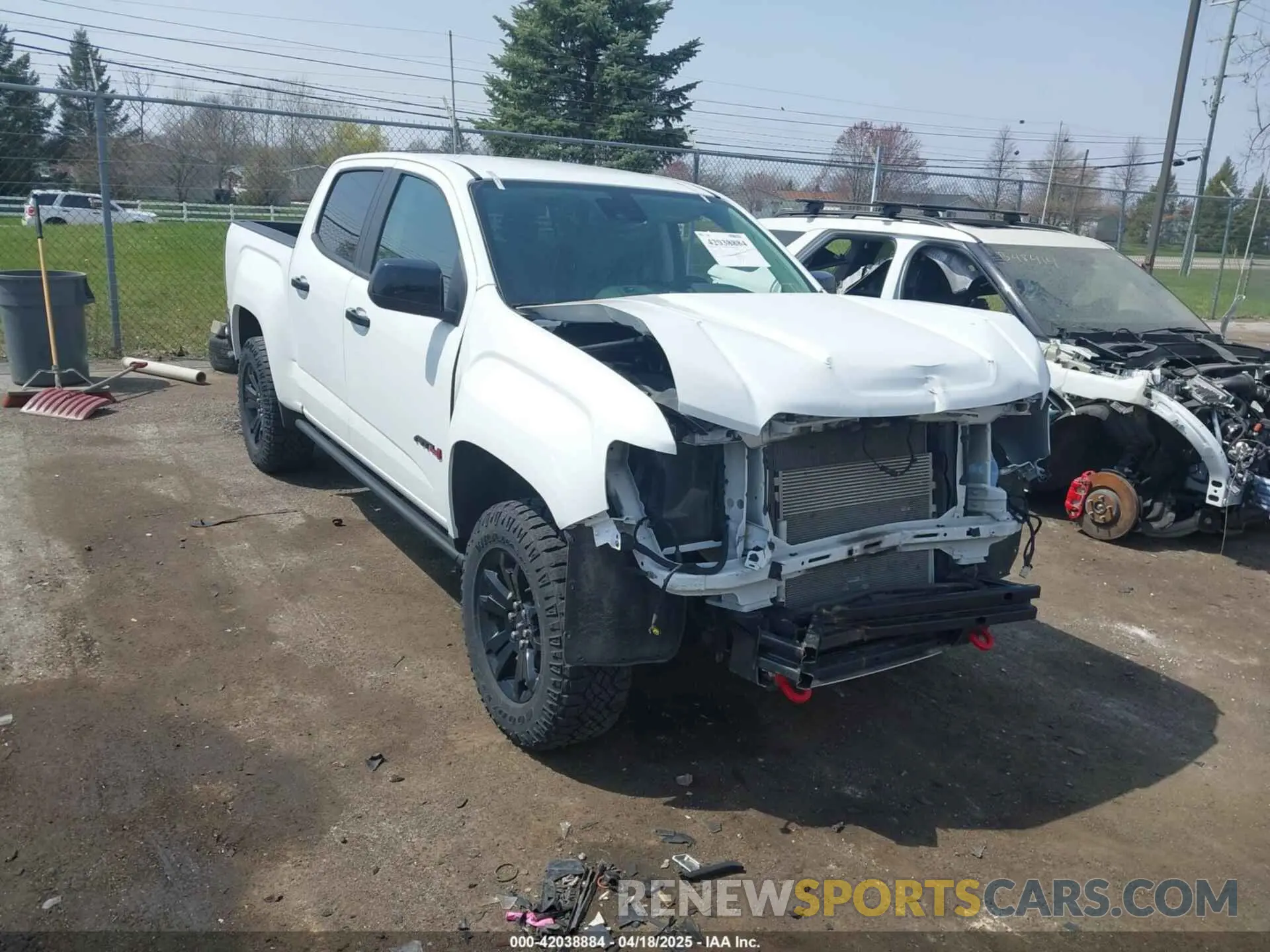 1 Photograph of a damaged car 1GTG6FENXM1291689 GMC CANYON 2021