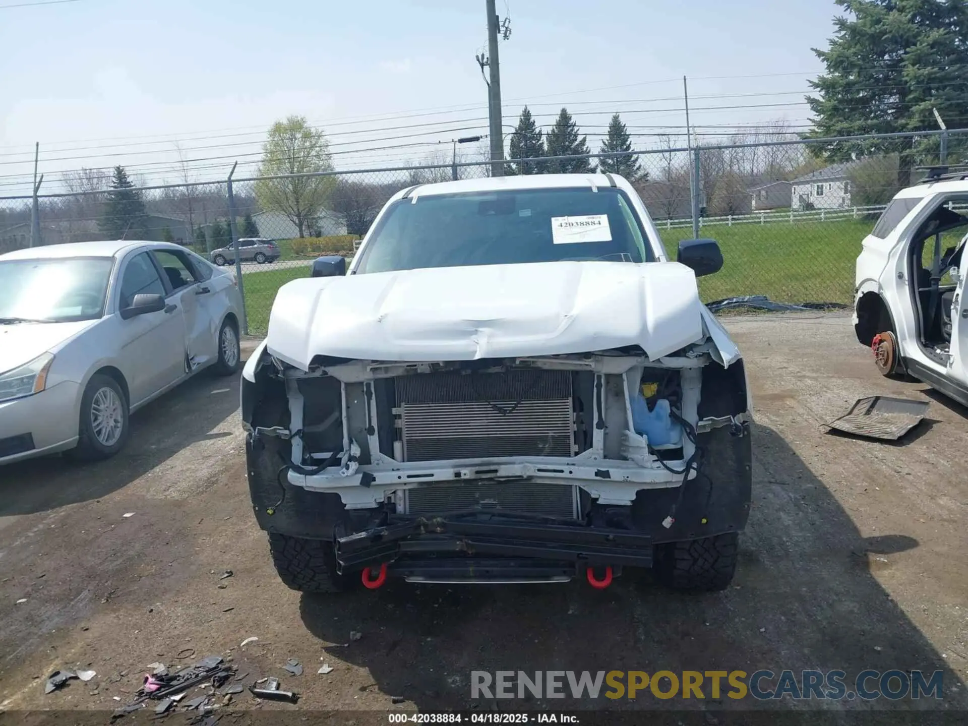 12 Photograph of a damaged car 1GTG6FENXM1291689 GMC CANYON 2021