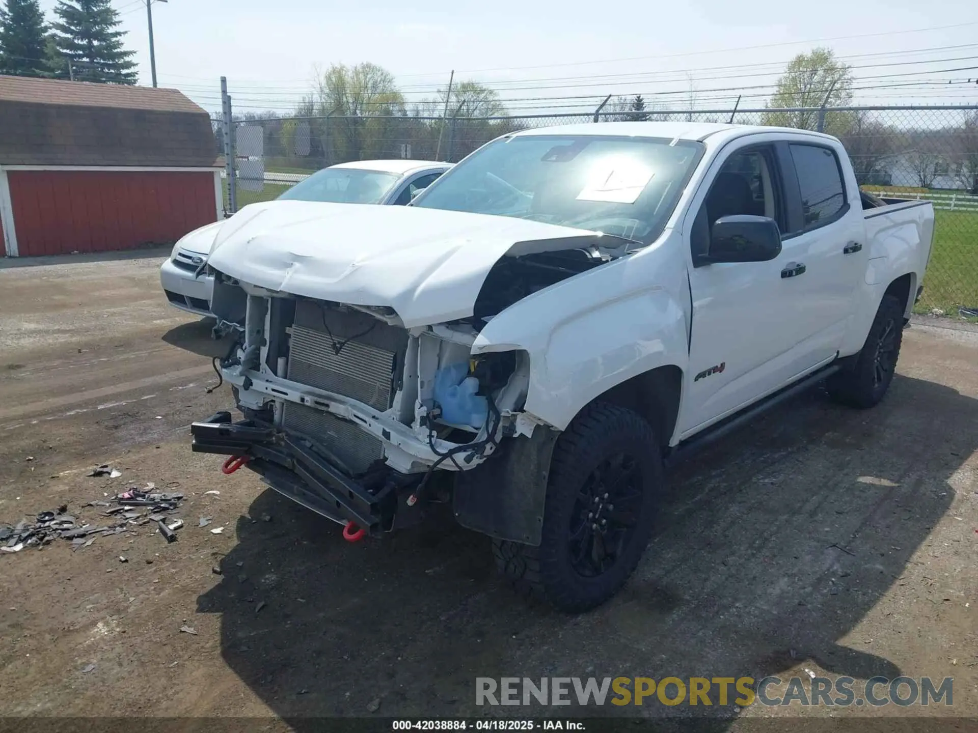 2 Photograph of a damaged car 1GTG6FENXM1291689 GMC CANYON 2021