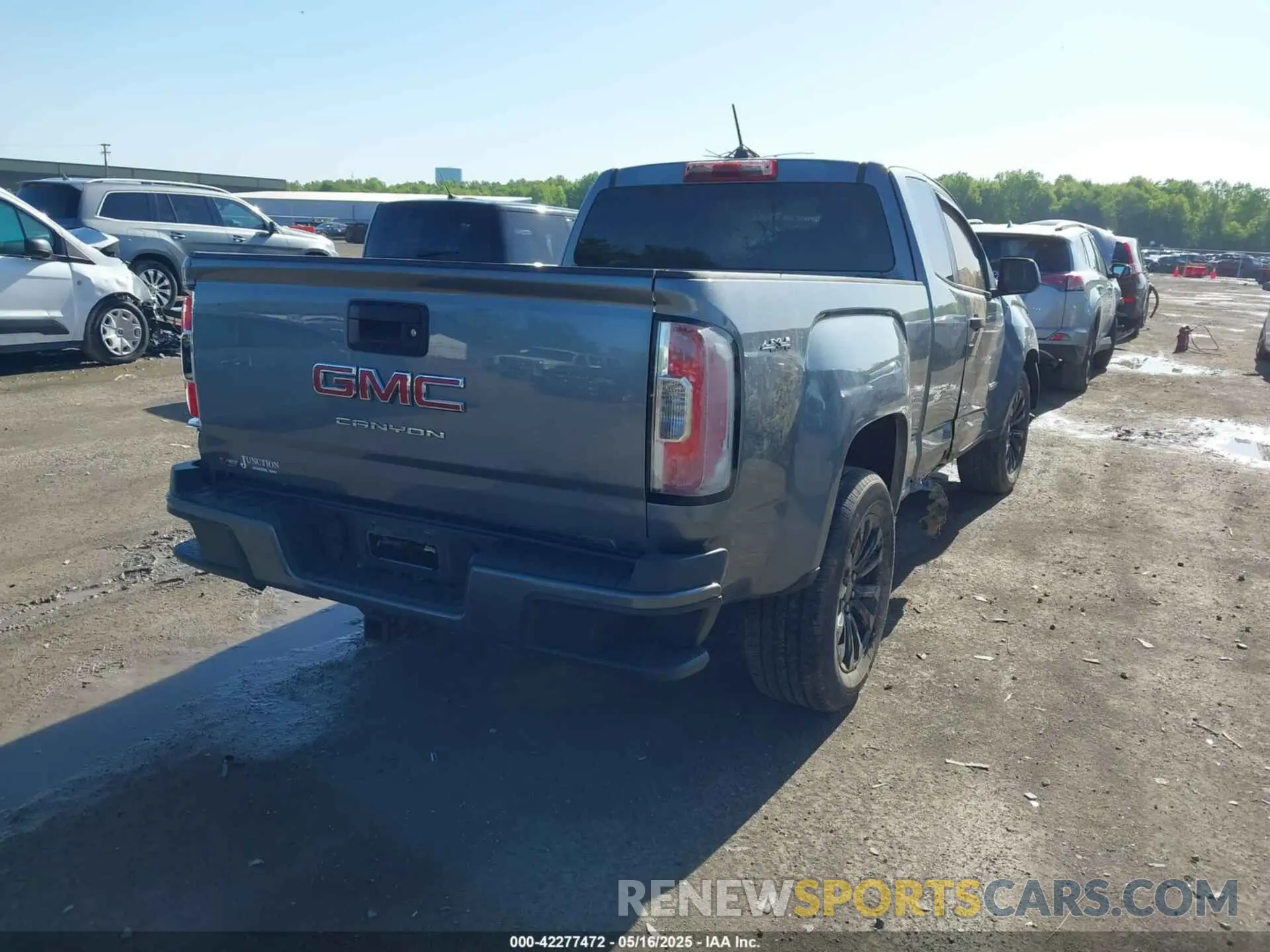 4 Photograph of a damaged car 1GTH6BEN2M1216465 GMC CANYON 2021