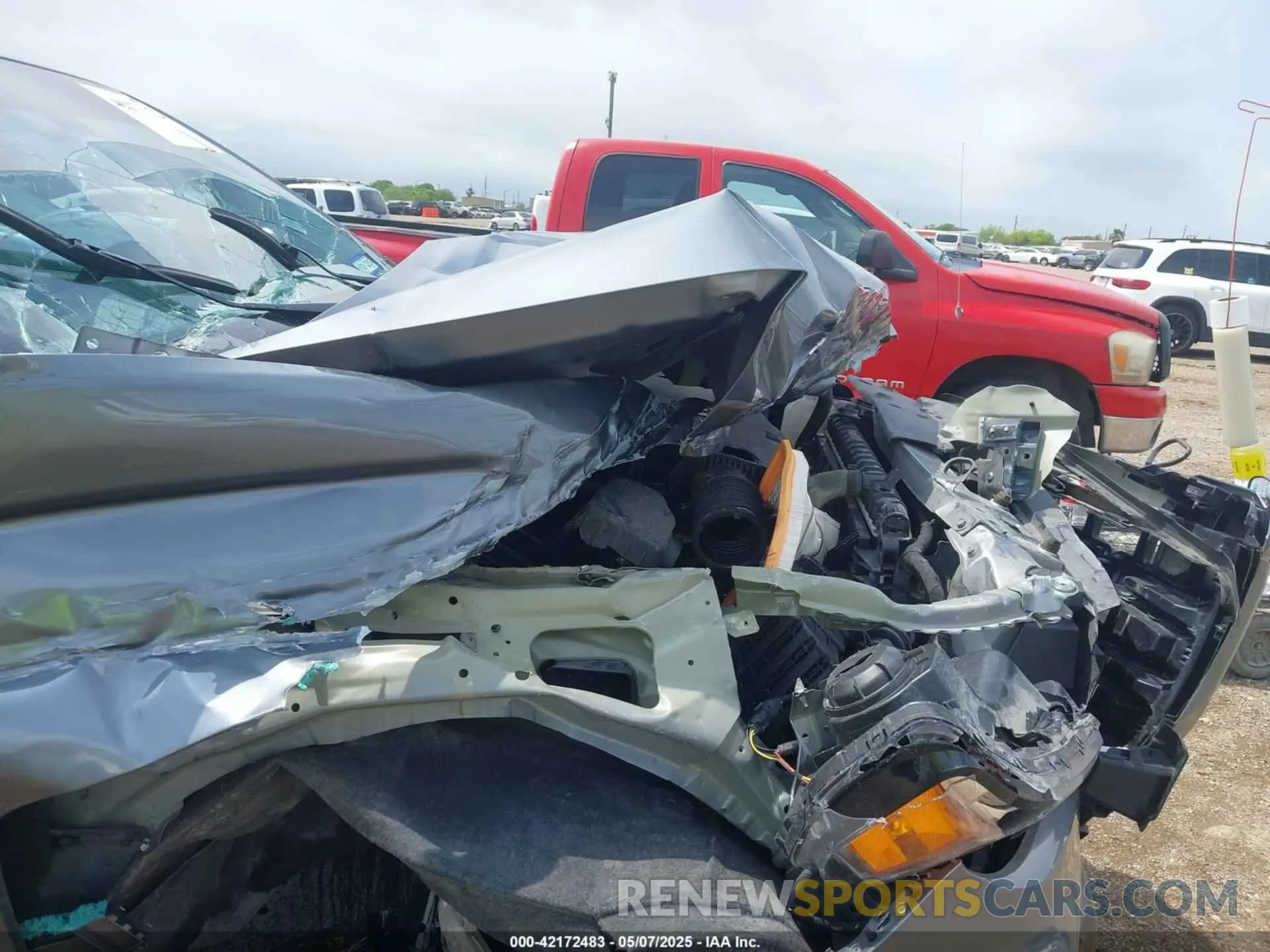 6 Photograph of a damaged car 1GTG5BEN0N1229201 GMC CANYON 2022