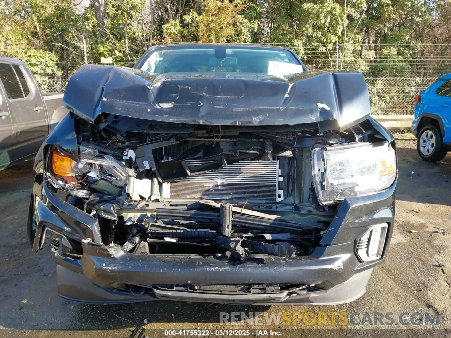 12 Photograph of a damaged car 1GTG5CEN1N1296346 GMC CANYON 2022