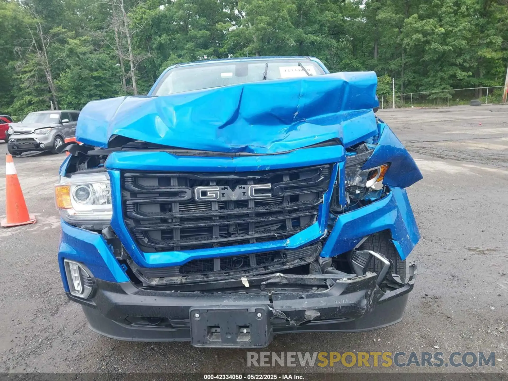 12 Photograph of a damaged car 1GTG5CEN2N1164681 GMC CANYON 2022