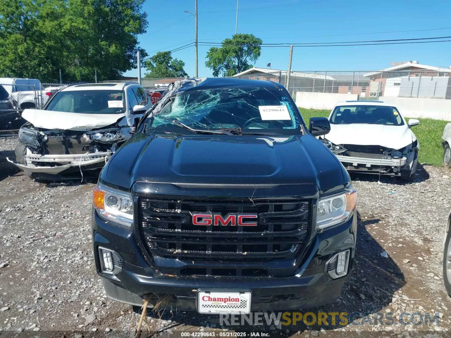 12 Photograph of a damaged car 1GTG5CEN3N1284313 GMC CANYON 2022