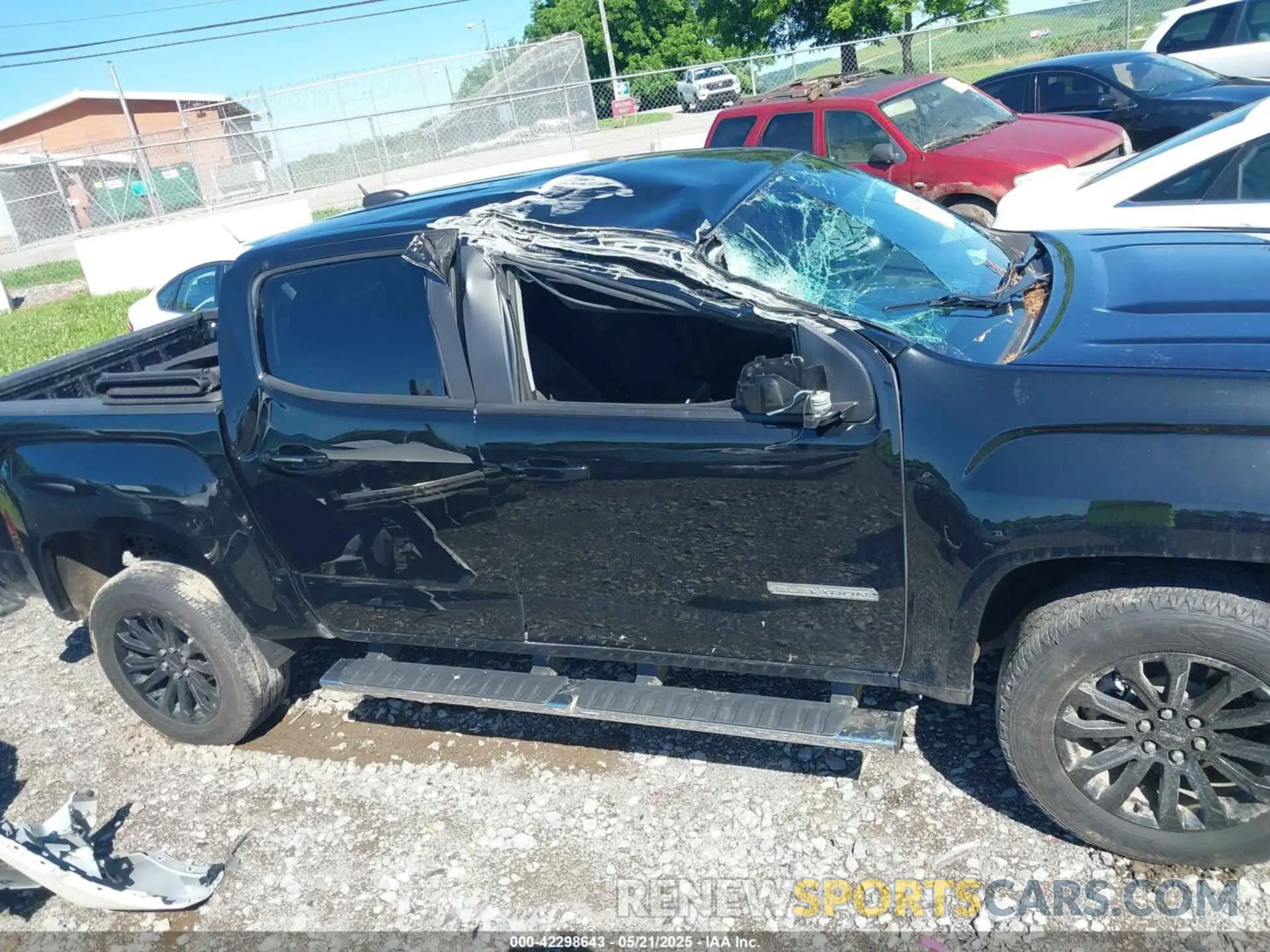 13 Photograph of a damaged car 1GTG5CEN3N1284313 GMC CANYON 2022