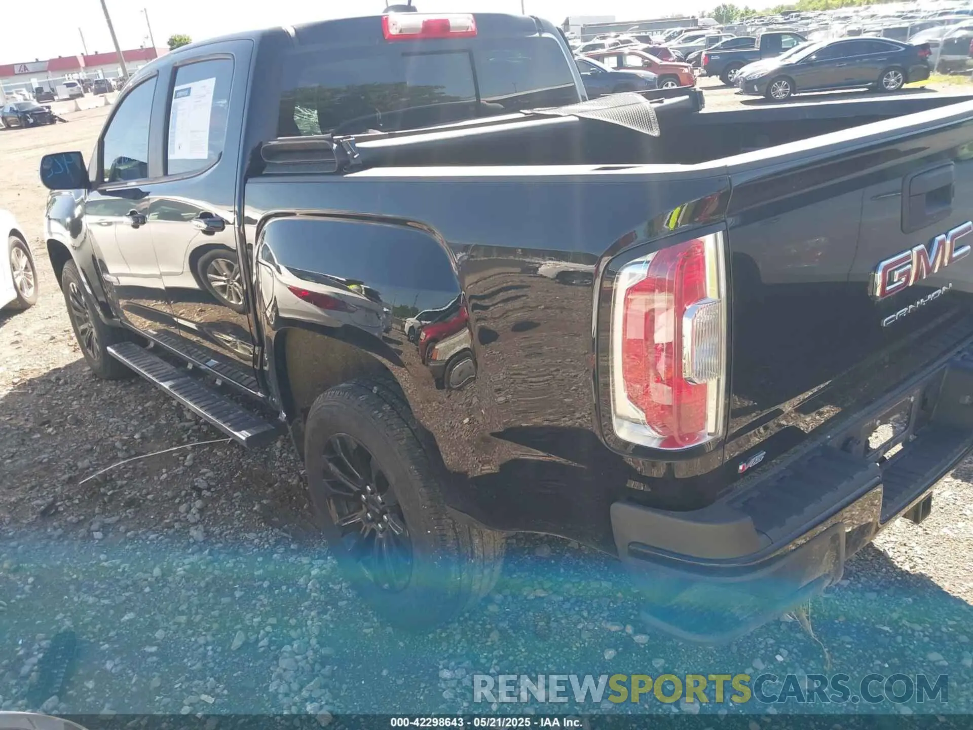 3 Photograph of a damaged car 1GTG5CEN3N1284313 GMC CANYON 2022
