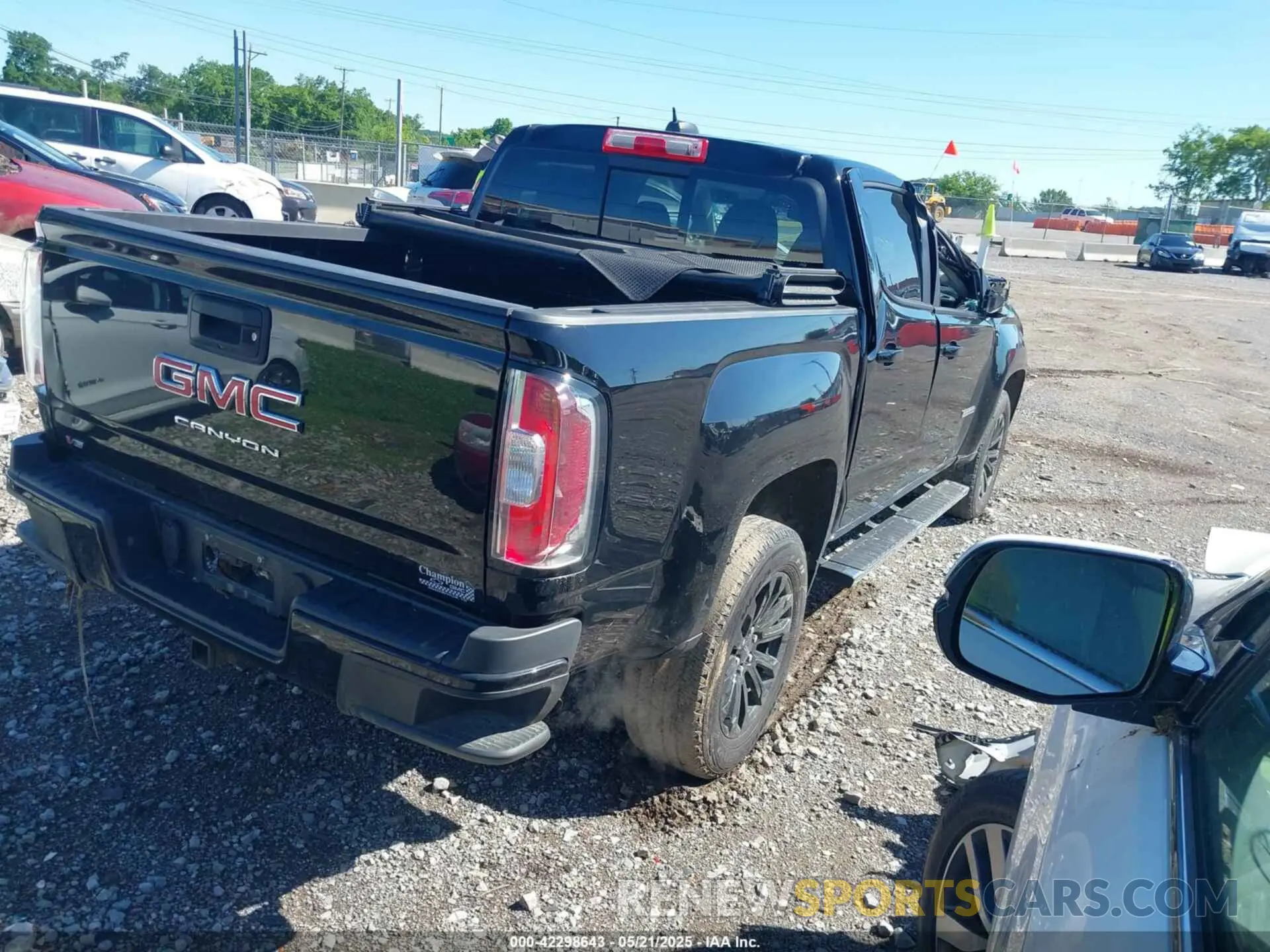 4 Photograph of a damaged car 1GTG5CEN3N1284313 GMC CANYON 2022