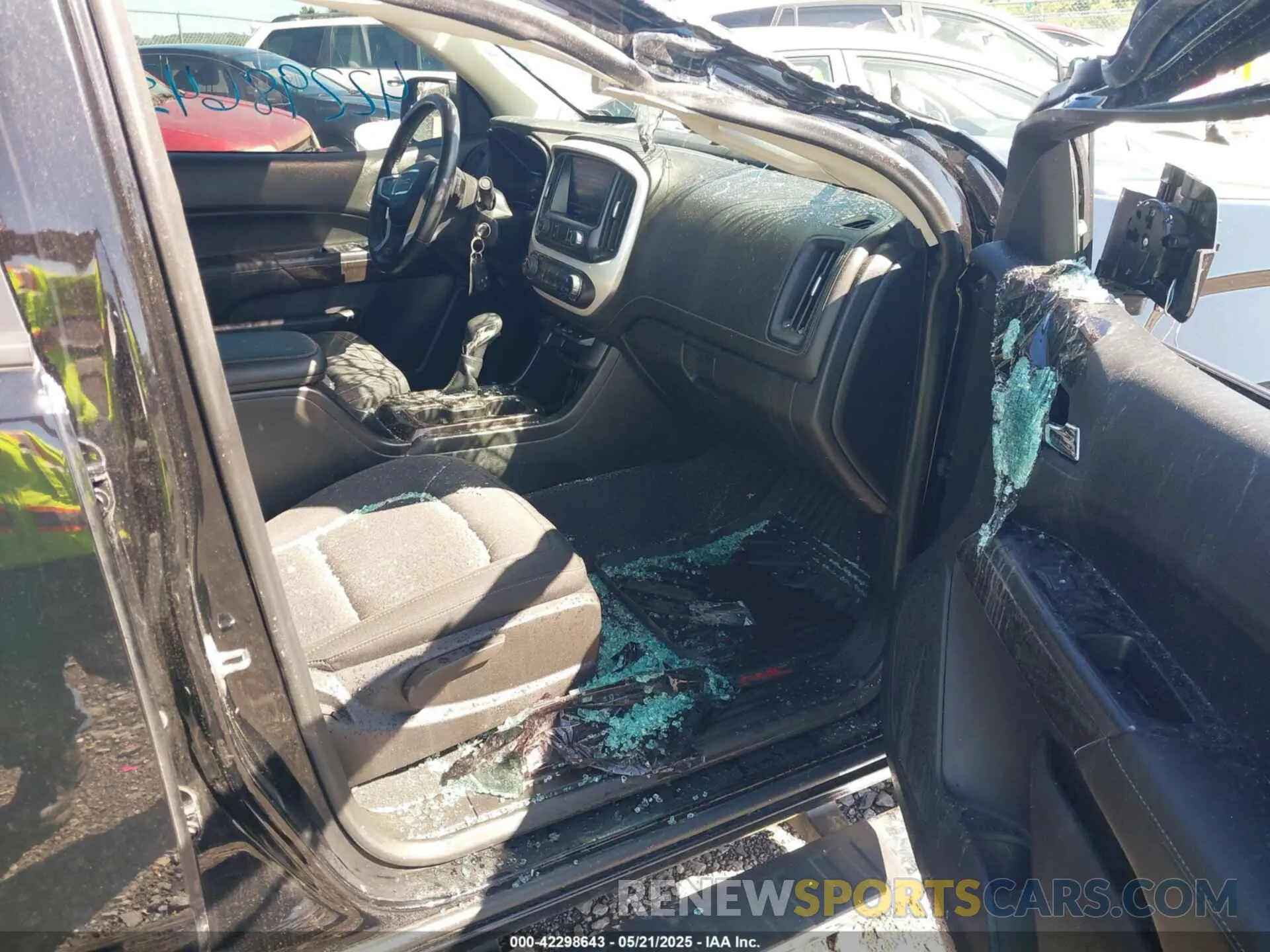 5 Photograph of a damaged car 1GTG5CEN3N1284313 GMC CANYON 2022