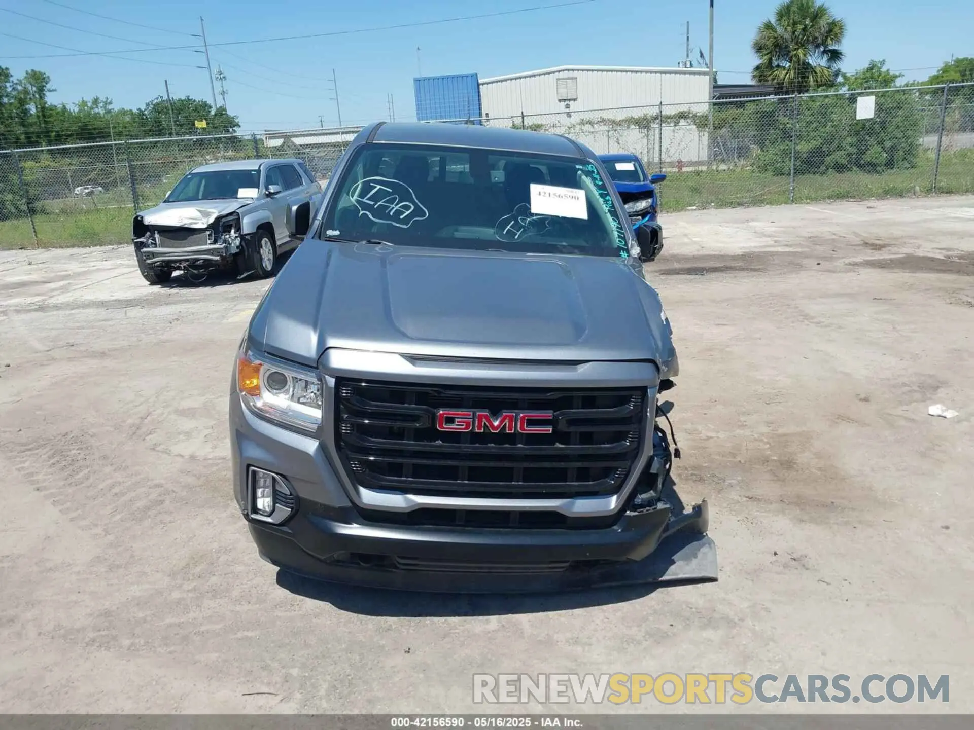 12 Photograph of a damaged car 1GTG5CEN6N1107190 GMC CANYON 2022