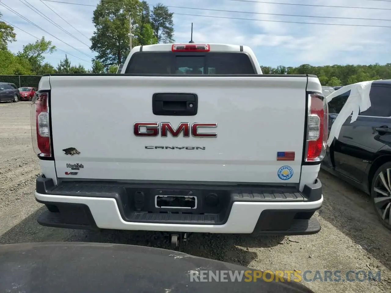 6 Photograph of a damaged car 1GTG6CEN0N1133183 GMC CANYON 2022