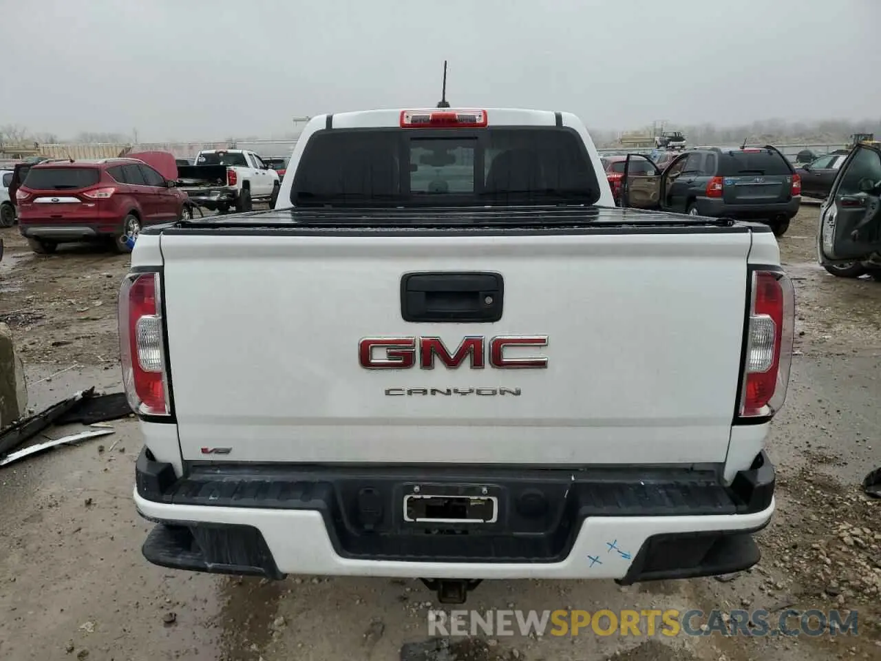6 Photograph of a damaged car 1GTG6CEN0N1223773 GMC CANYON 2022