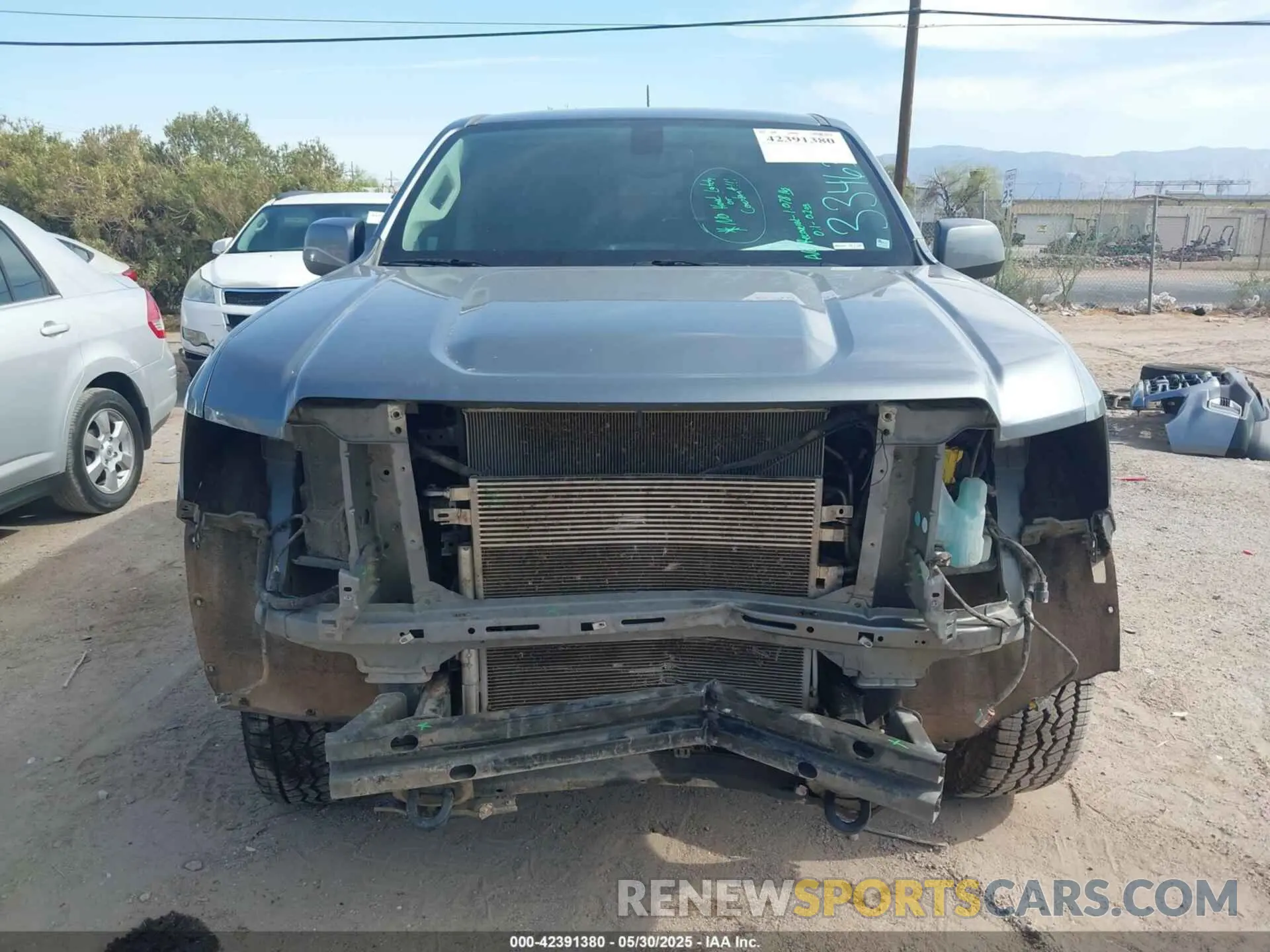 13 Photograph of a damaged car 1GTG6CEN3N1225923 GMC CANYON 2022