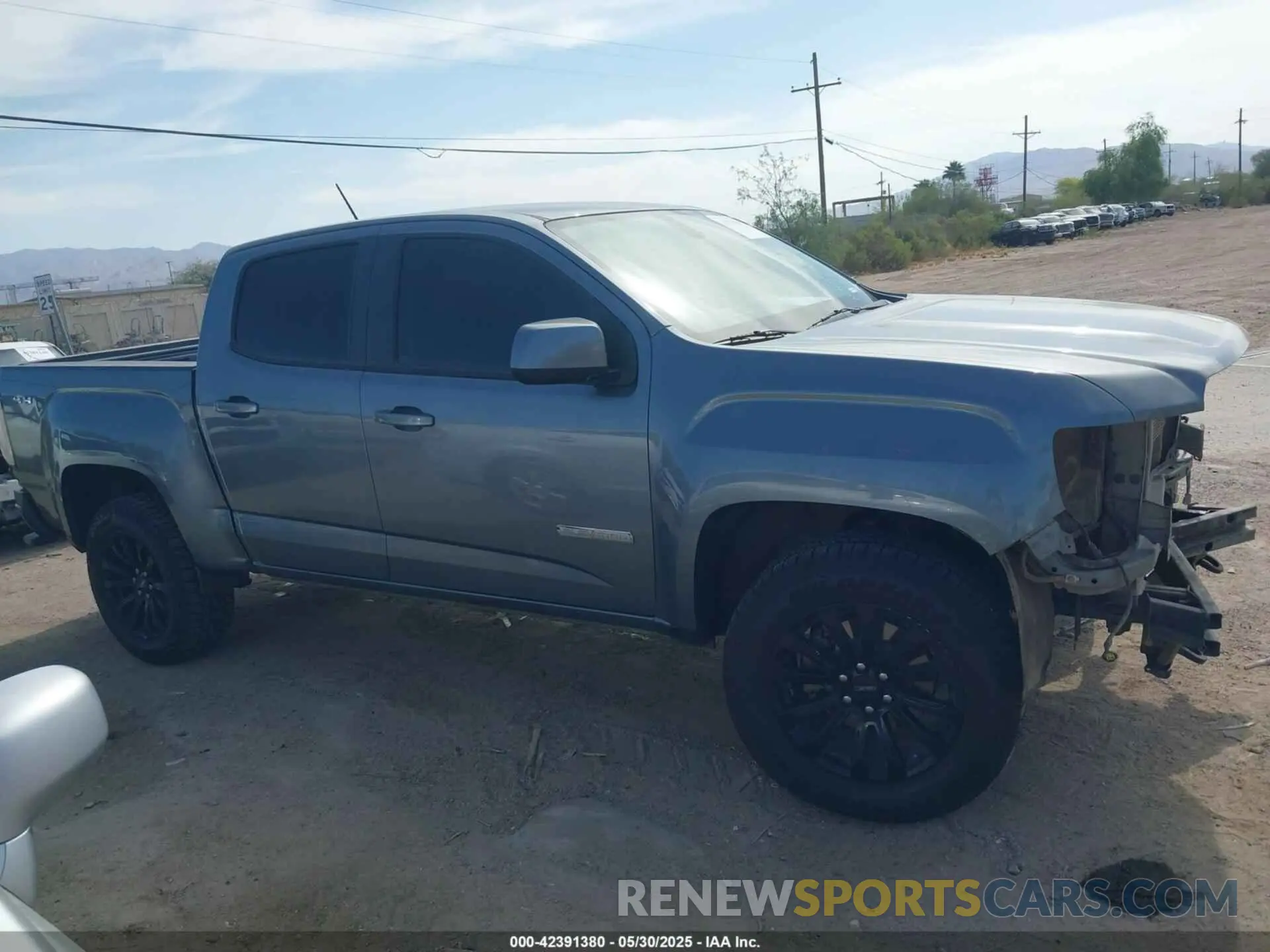 14 Photograph of a damaged car 1GTG6CEN3N1225923 GMC CANYON 2022