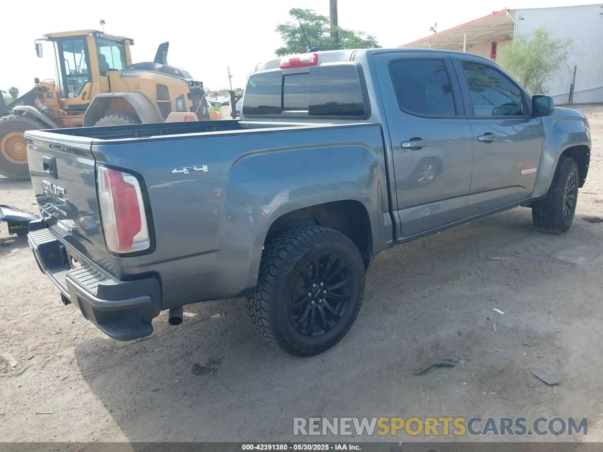 4 Photograph of a damaged car 1GTG6CEN3N1225923 GMC CANYON 2022