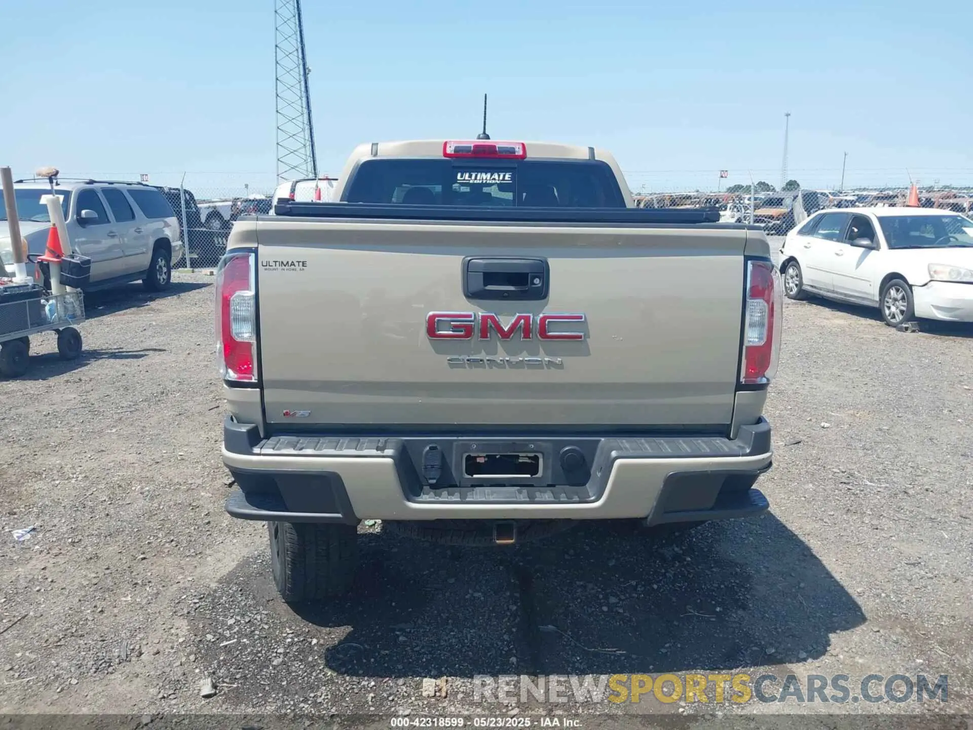16 Photograph of a damaged car 1GTG6CEN7N1255314 GMC CANYON 2022