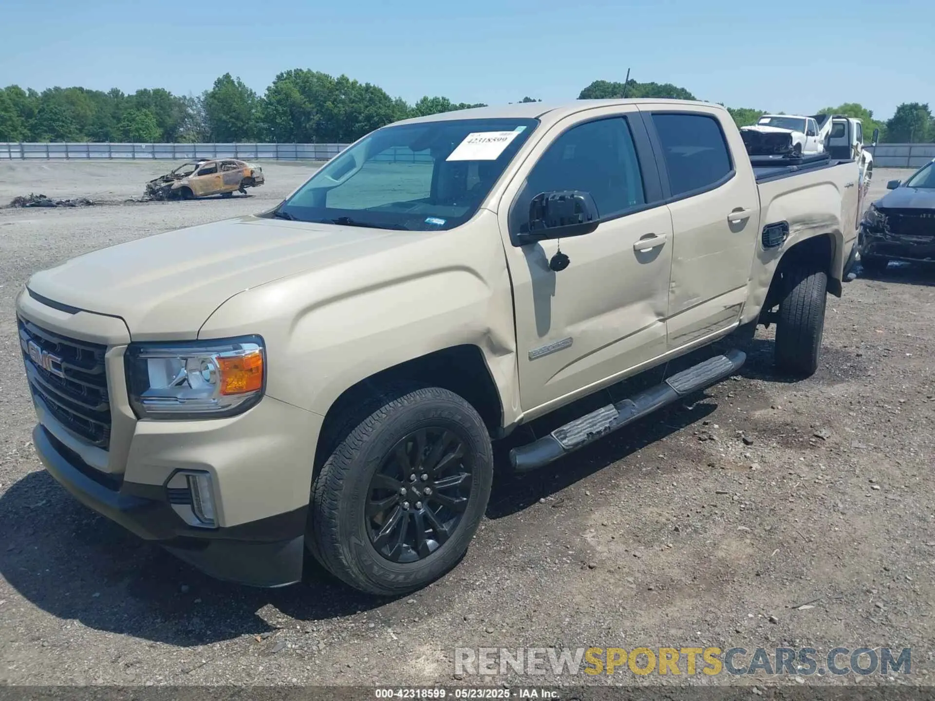 2 Photograph of a damaged car 1GTG6CEN7N1255314 GMC CANYON 2022