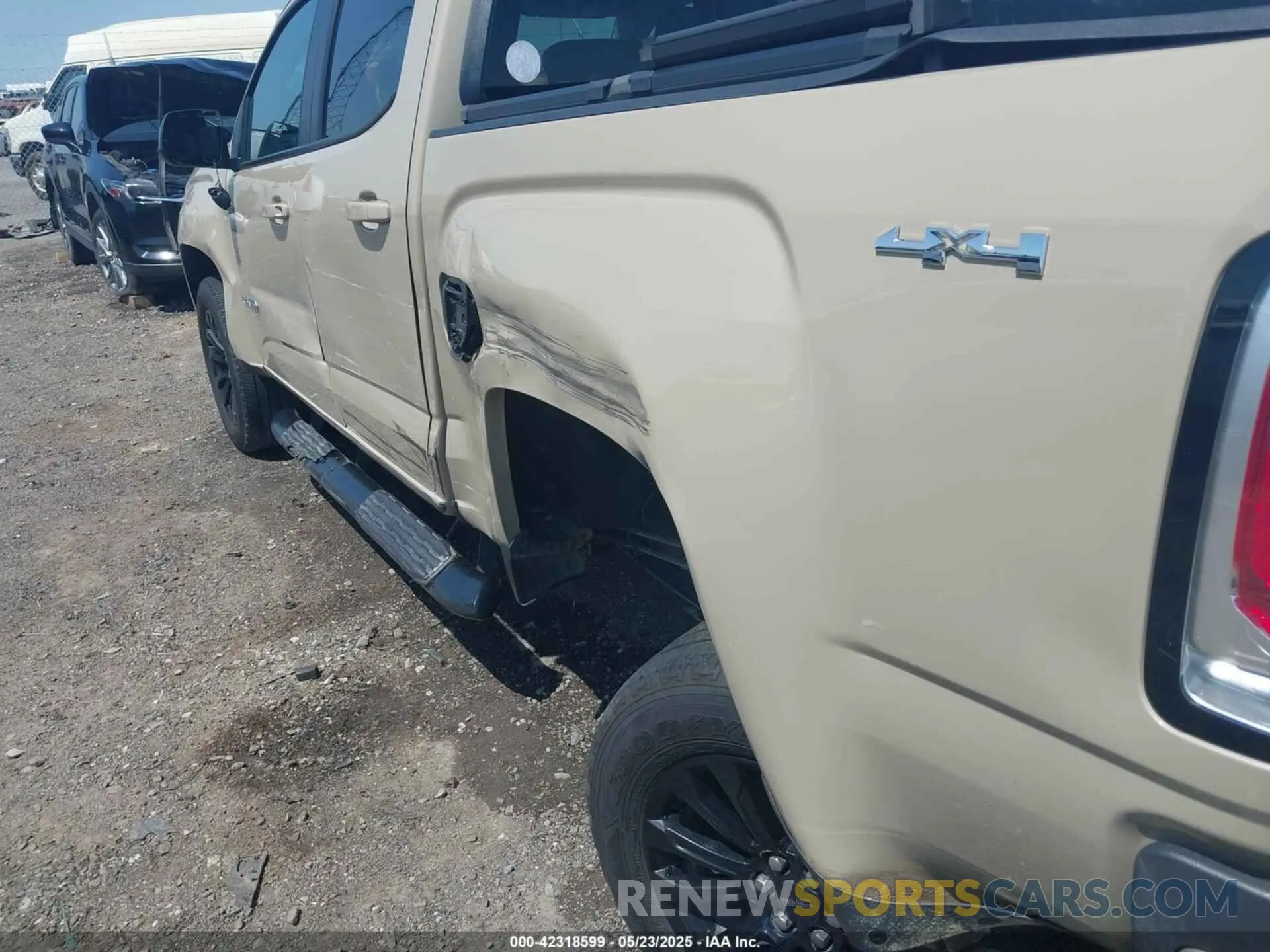 6 Photograph of a damaged car 1GTG6CEN7N1255314 GMC CANYON 2022