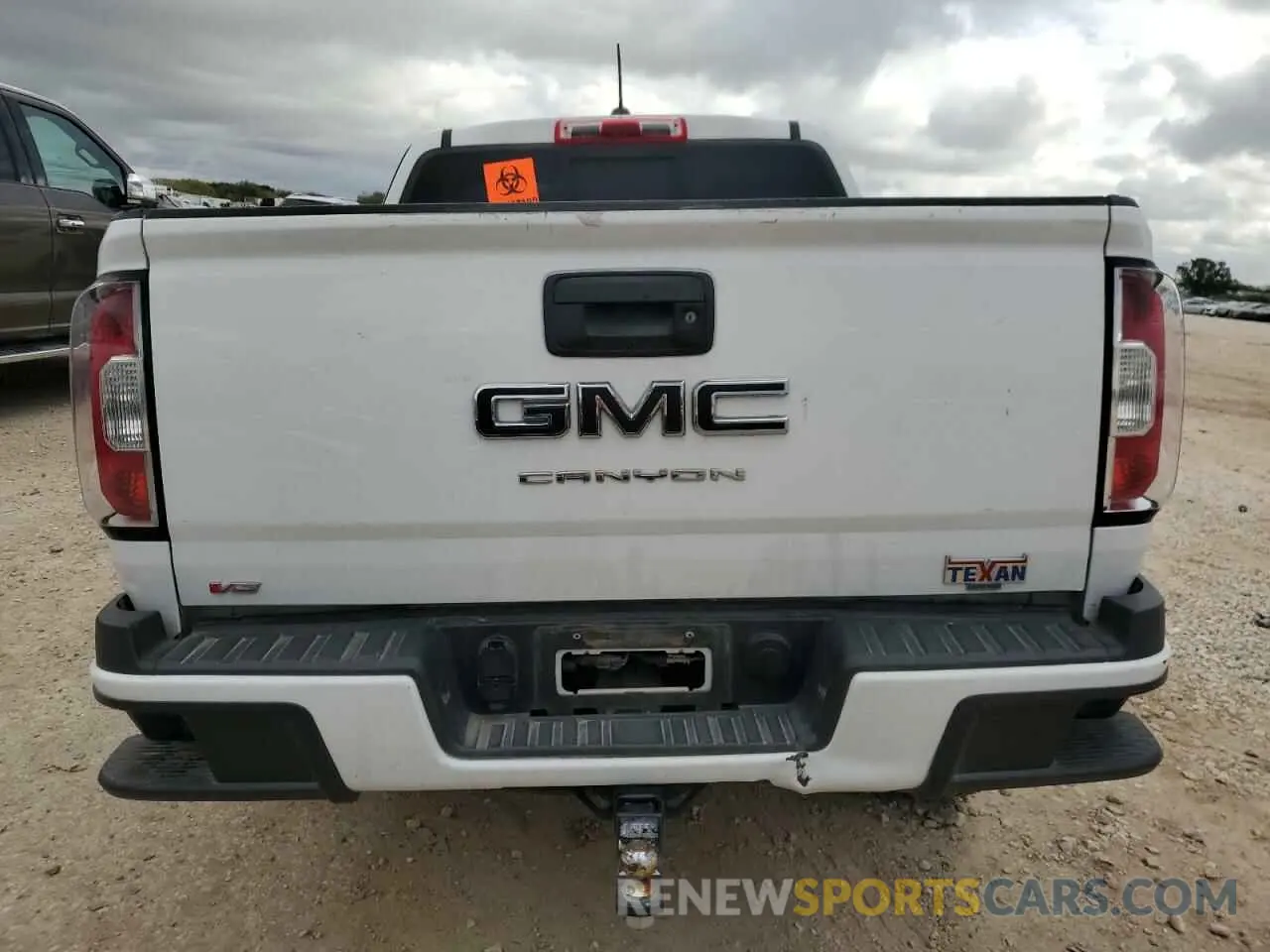 6 Photograph of a damaged car 1GTG6CEN8N1246041 GMC CANYON 2022