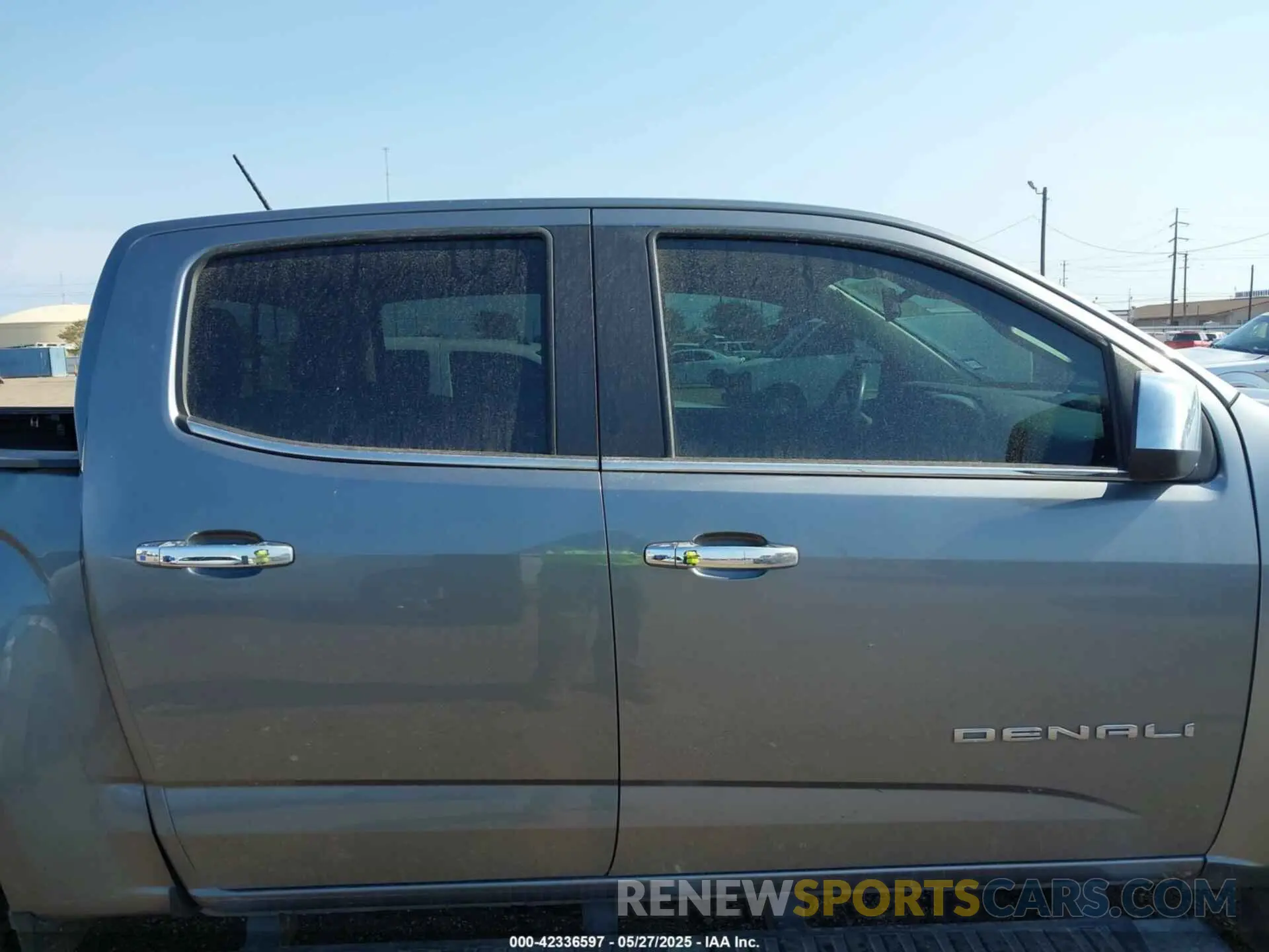 13 Photograph of a damaged car 1GTG6EEN5N1227684 GMC CANYON 2022