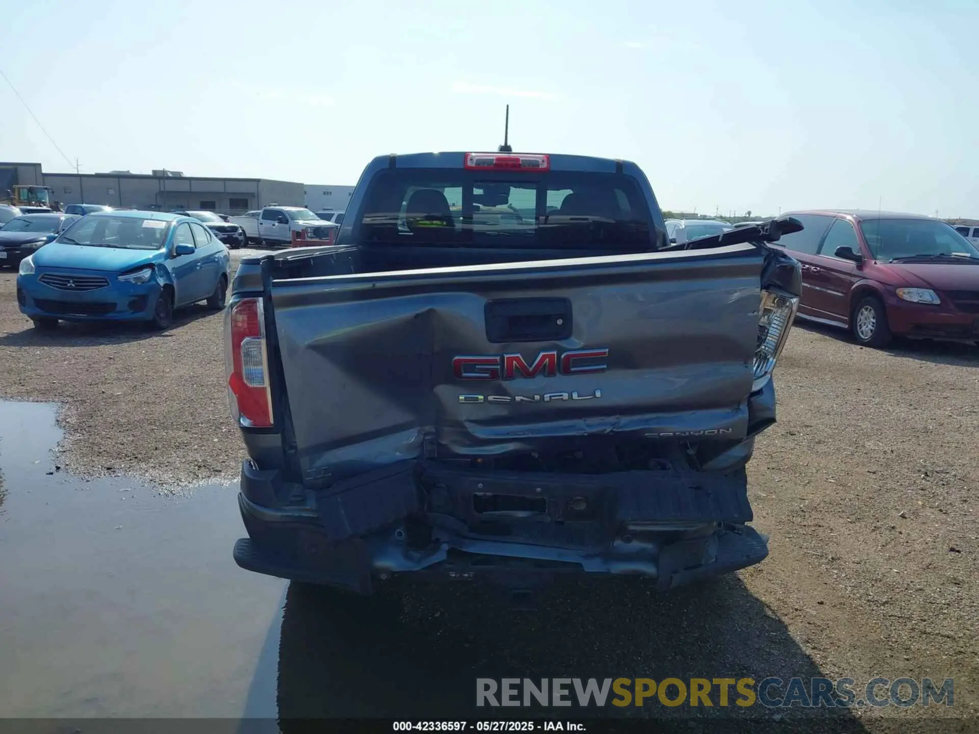 16 Photograph of a damaged car 1GTG6EEN5N1227684 GMC CANYON 2022