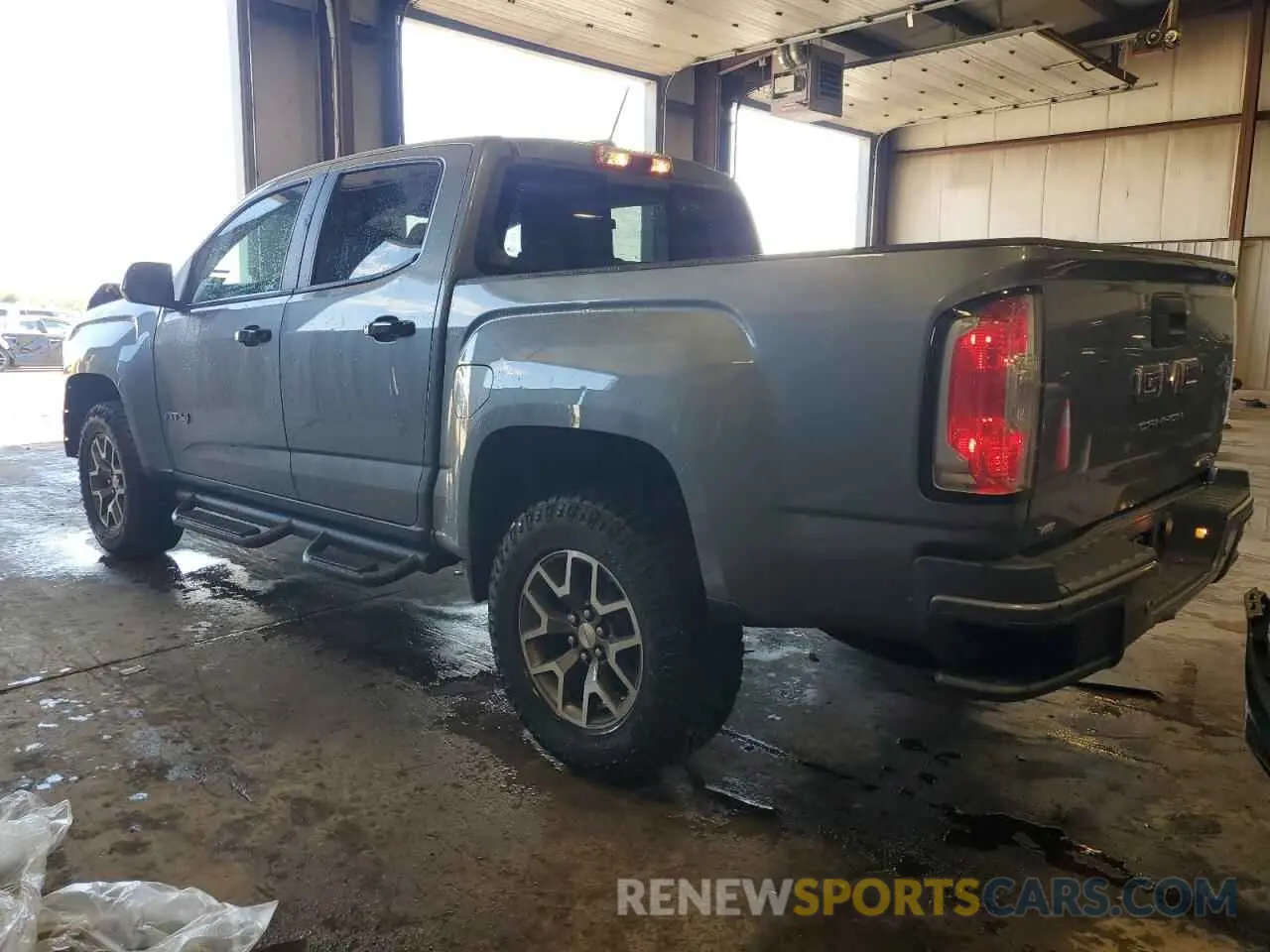 2 Photograph of a damaged car 1GTG6FEN0N1162393 GMC CANYON 2022