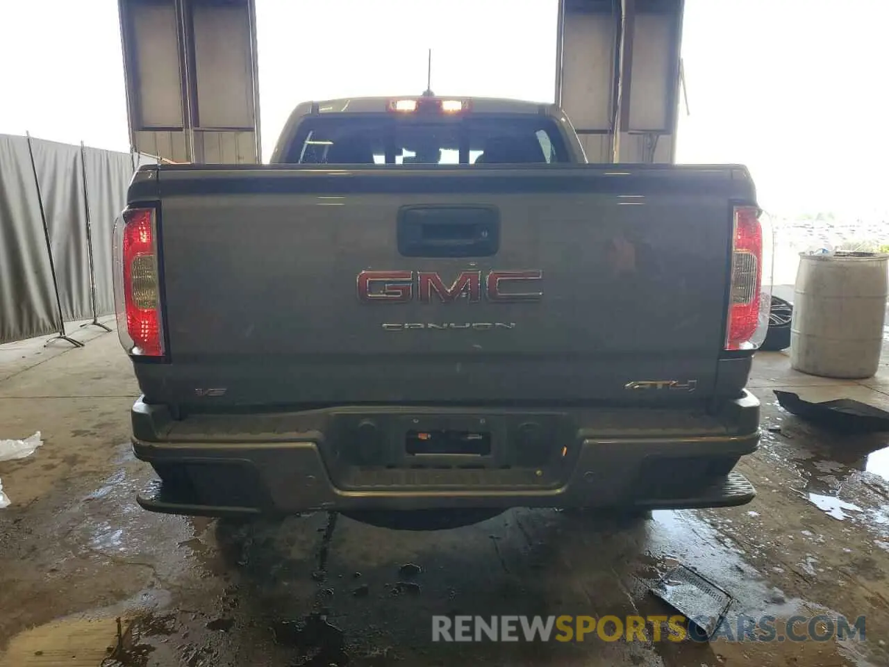 6 Photograph of a damaged car 1GTG6FEN0N1162393 GMC CANYON 2022