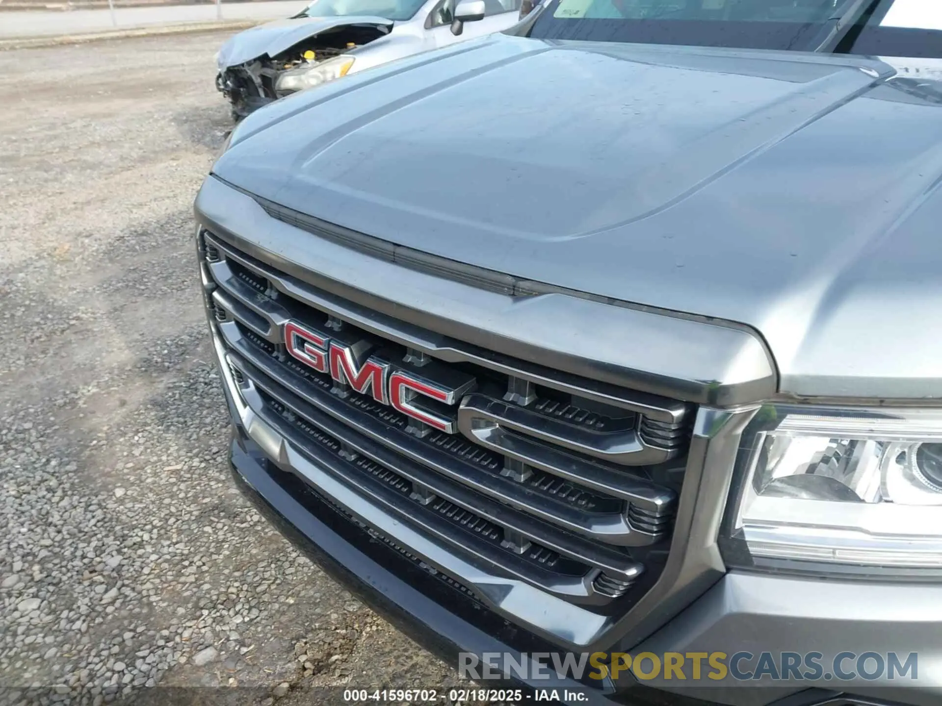 10 Photograph of a damaged car 1GTG6FEN0N1187441 GMC CANYON 2022