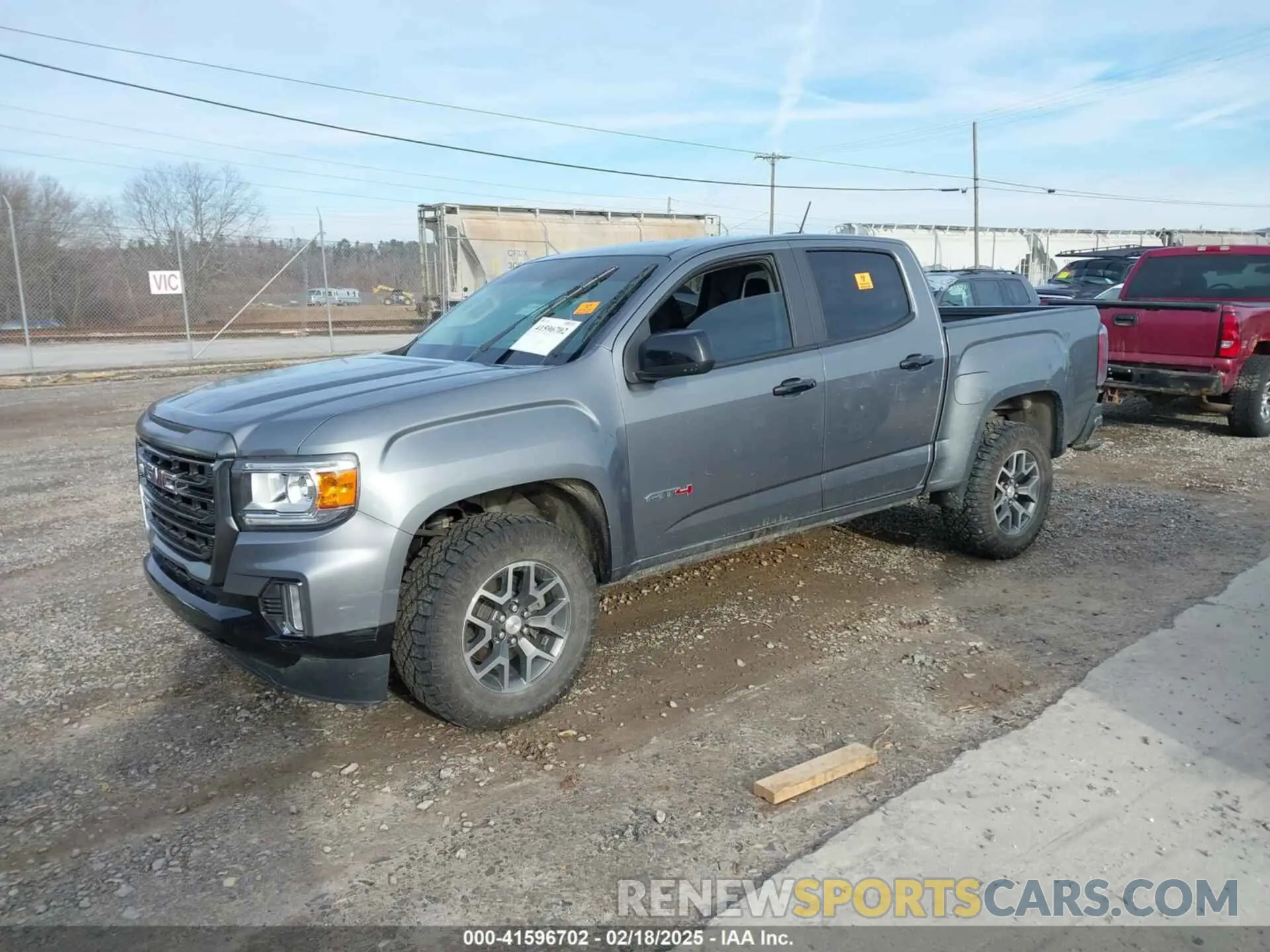 2 Photograph of a damaged car 1GTG6FEN0N1187441 GMC CANYON 2022