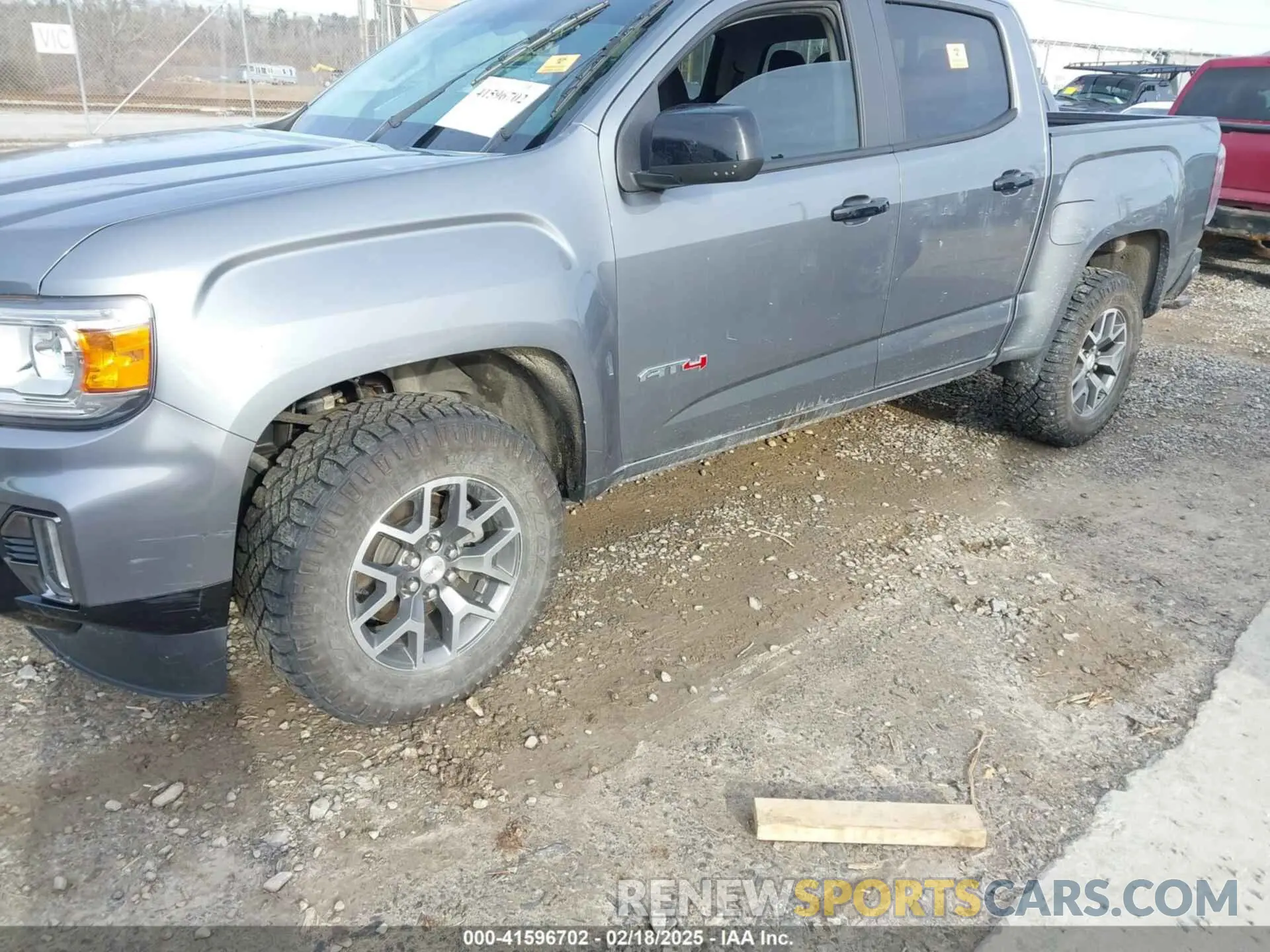 6 Photograph of a damaged car 1GTG6FEN0N1187441 GMC CANYON 2022