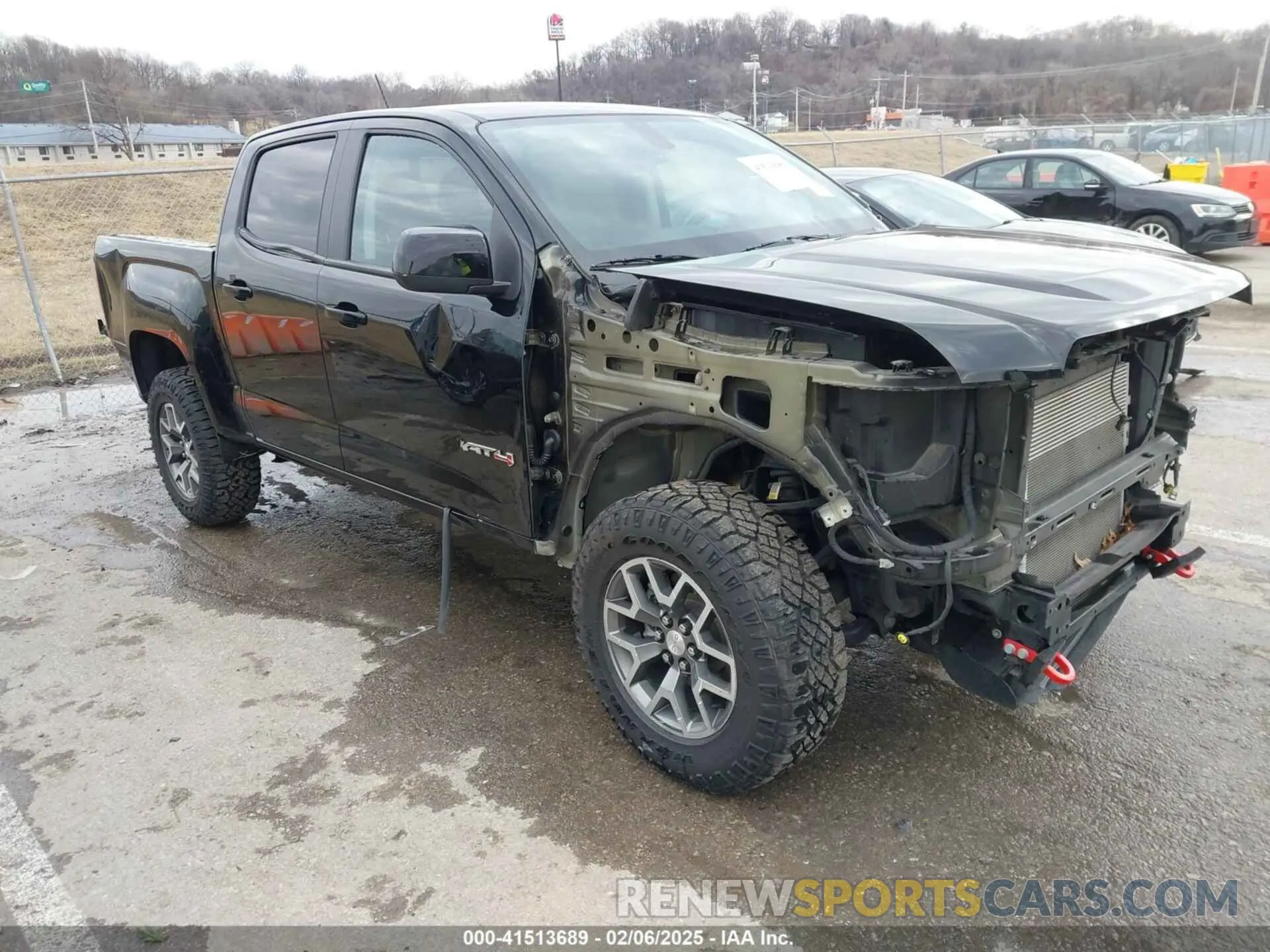 1 Photograph of a damaged car 1GTG6FEN0N1249453 GMC CANYON 2022
